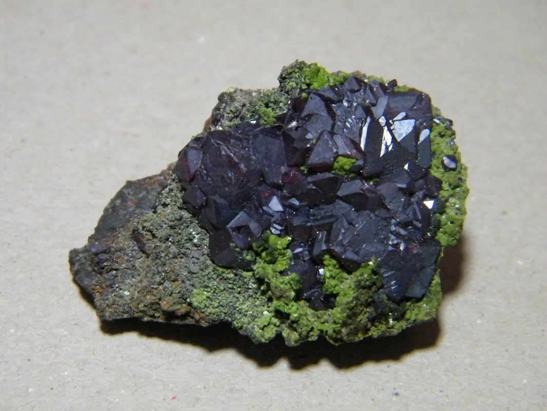 Cuprite
45x30mm
(Autor: Heimo Hellwig)