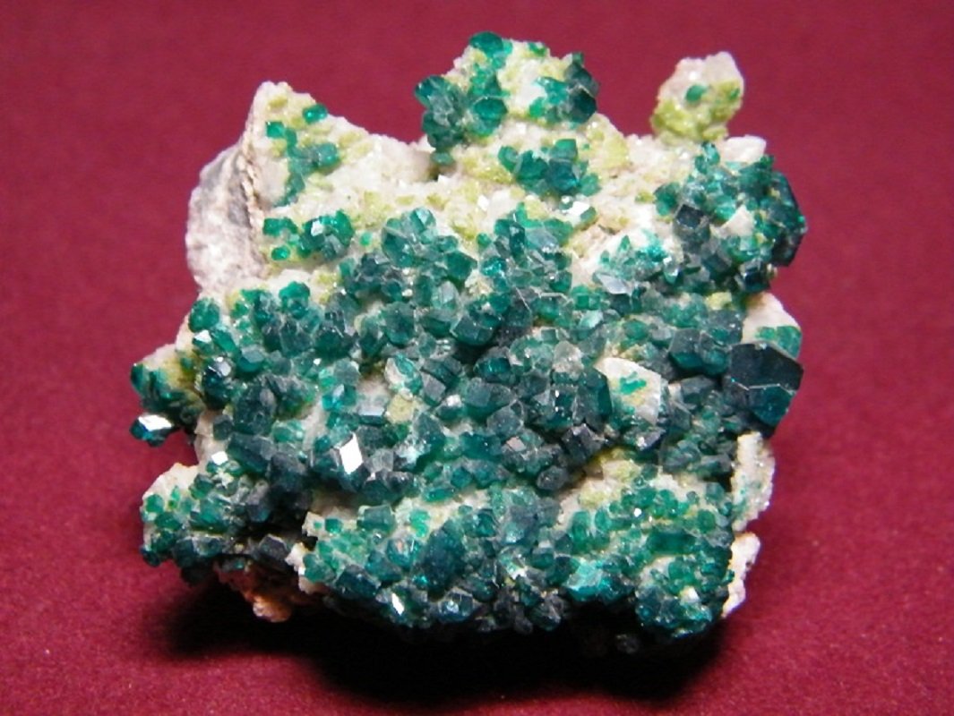 Dioptase
50x50mm
(Autor: Heimo Hellwig)