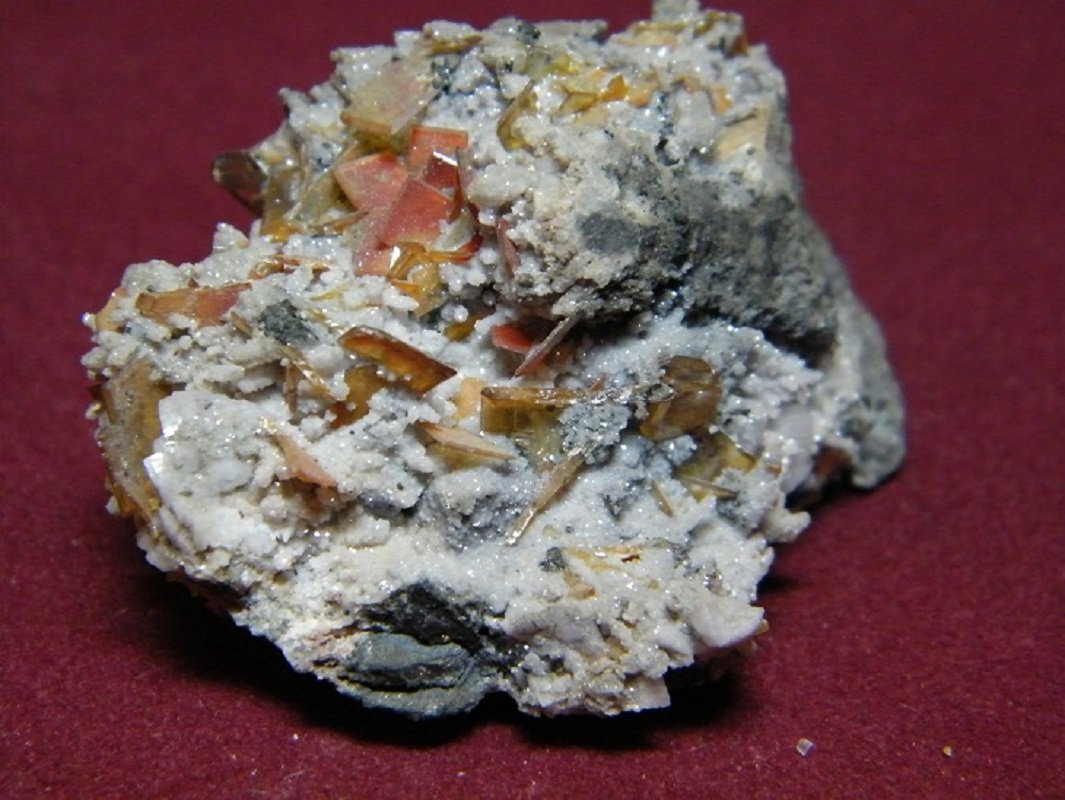 Wulfenite
45x40mm
(Autor: Heimo Hellwig)