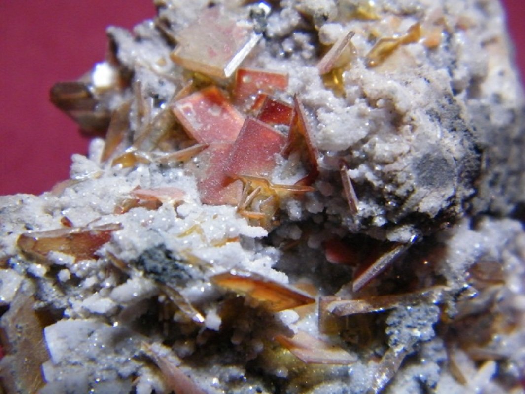 Wulfenite
45x40mm
(Autor: Heimo Hellwig)