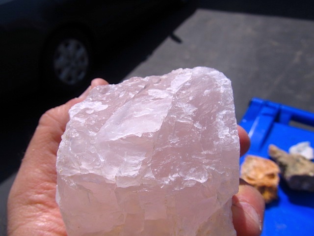 Quartz (var. rose)
9.5x5.2x5 cm
(Autor: steven calamuci)