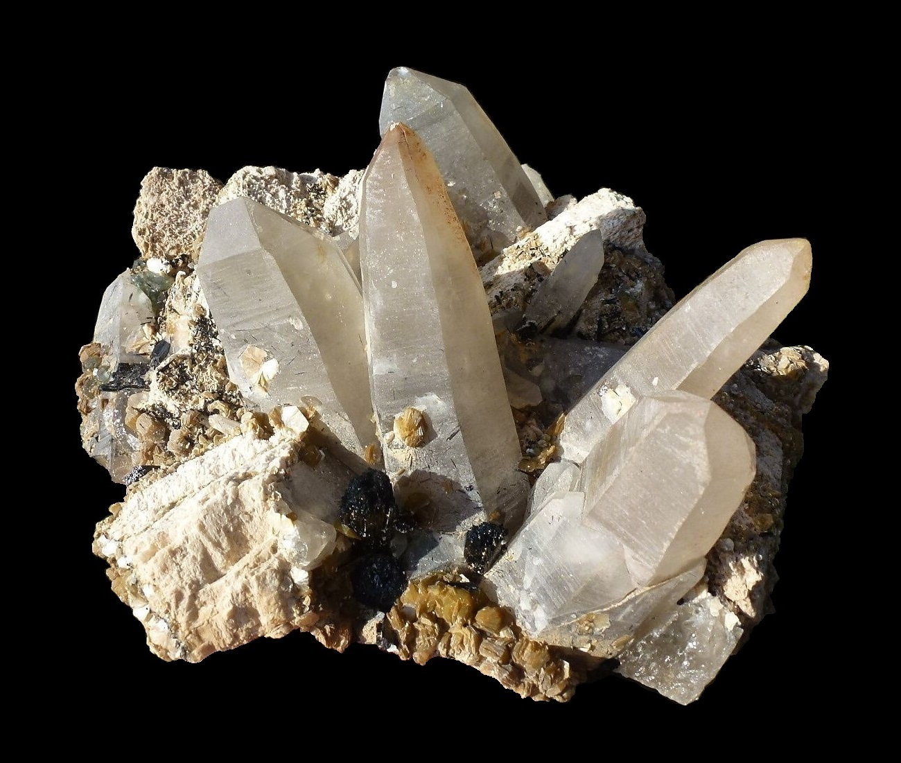 Quartz, Feldspar, Muscovite, Schorl, Fluorite
24 x 23 x 12 cm, largest quartz crystal 13 cm
(Autor: Tobi)