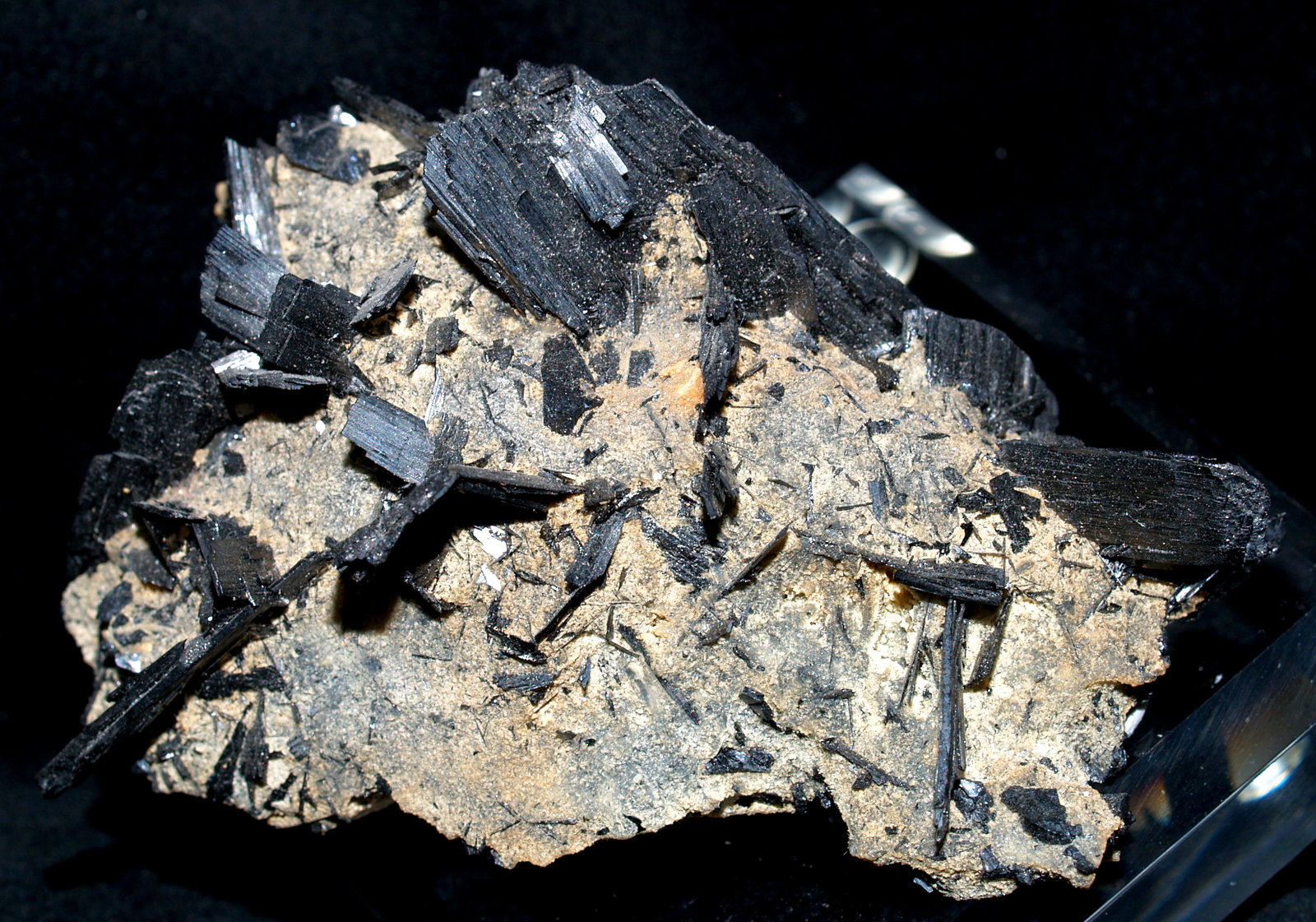 Hübnerite
10x6x4.5 cm
(Autor: Joseph DOliveira)