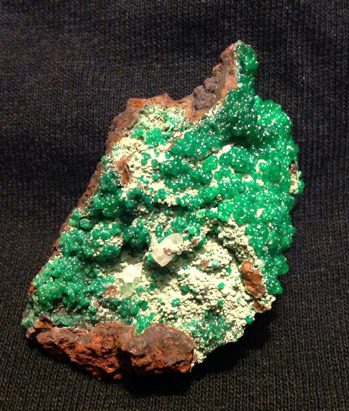 Conichalcite
5.7 x 3.2 x 1.9 cm
(Autor: JC)