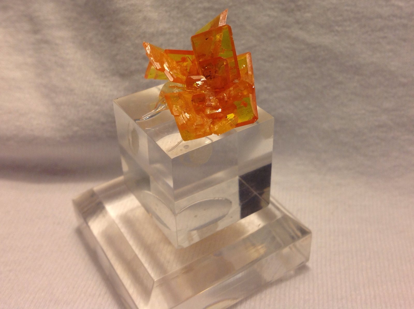 Wulfenite
2.5 x 1.5 cm
(Autor: JC)