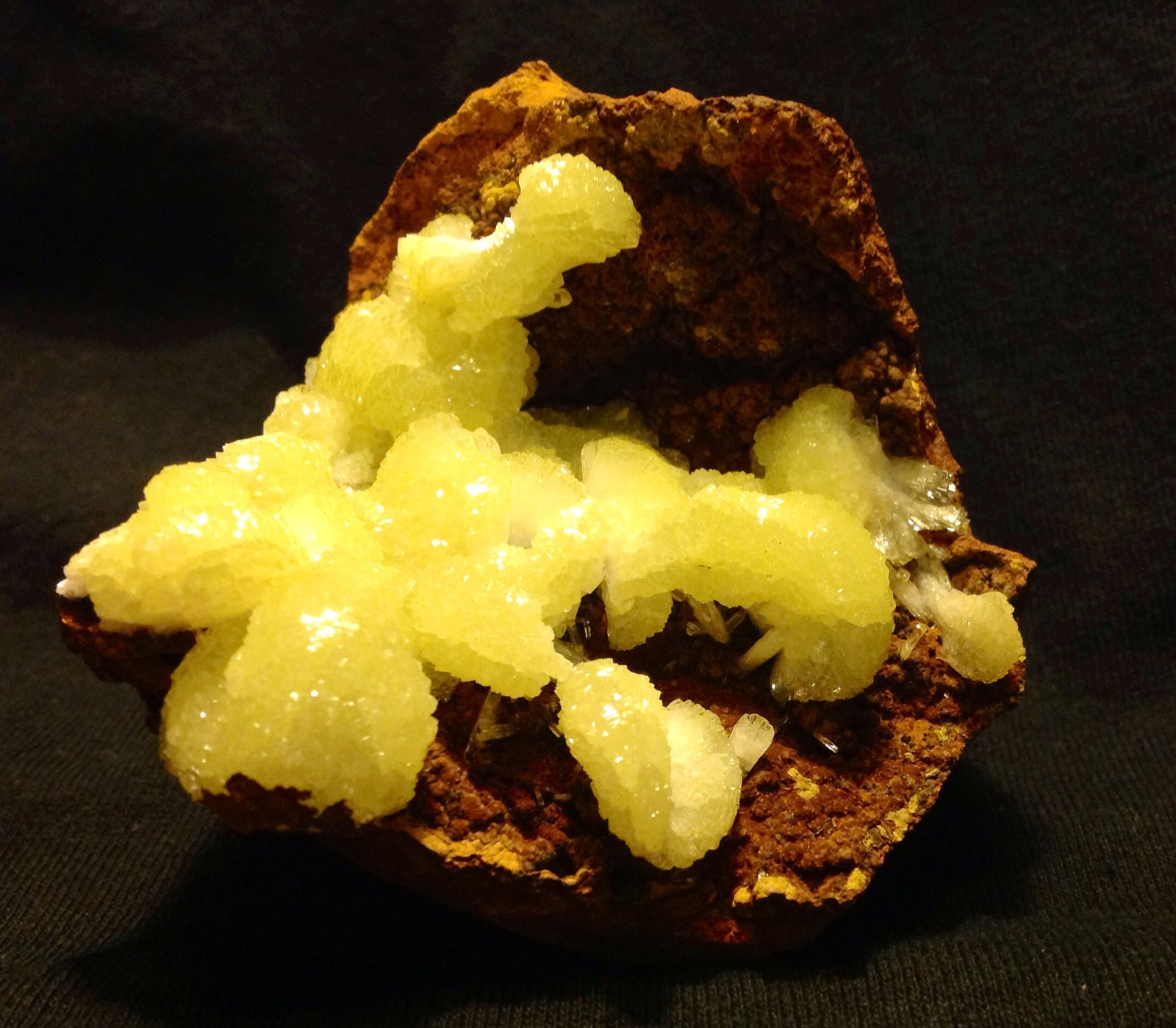Adamite
8.8 x 8.3 cm
(Autor: JC)