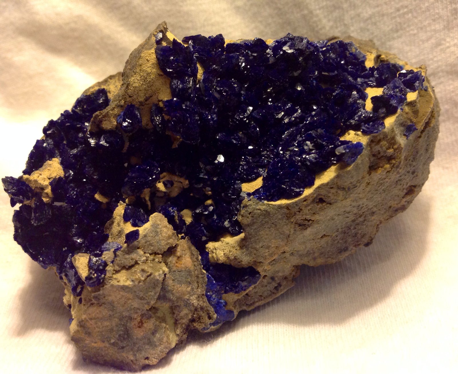 Azurite
9.5 x 5.7 x 3.8 cm
(Autor: JC)