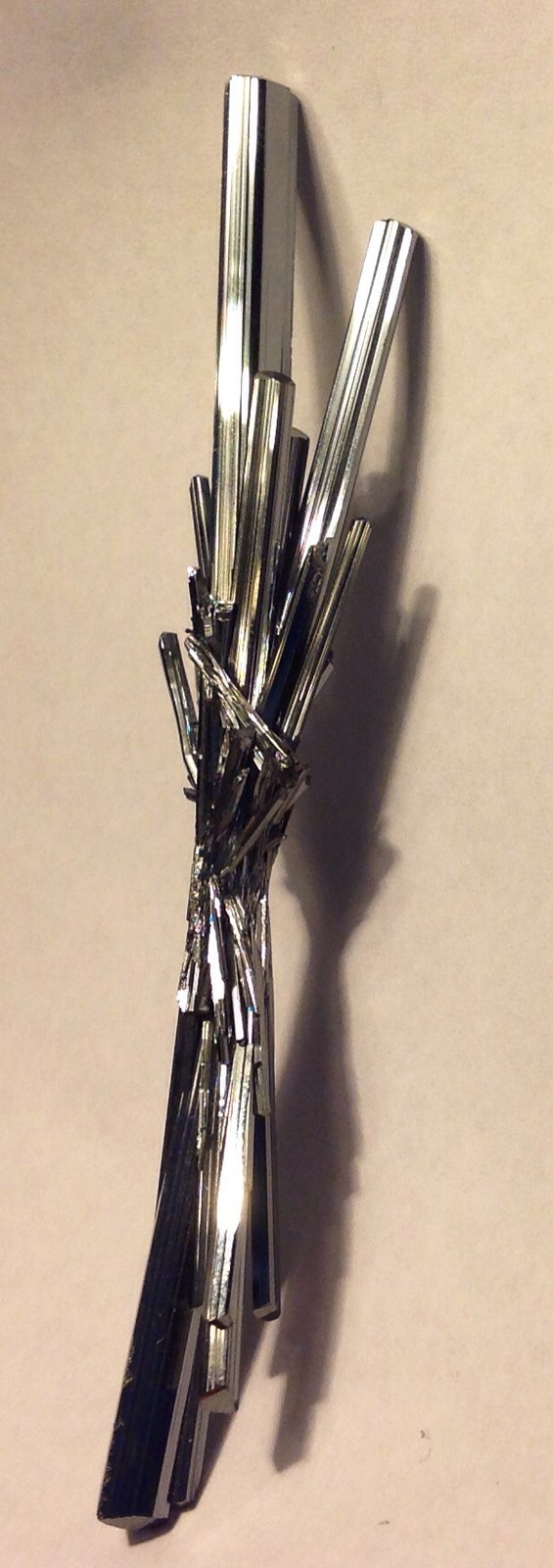 Stibnite
10 cm
(Autor: JC)