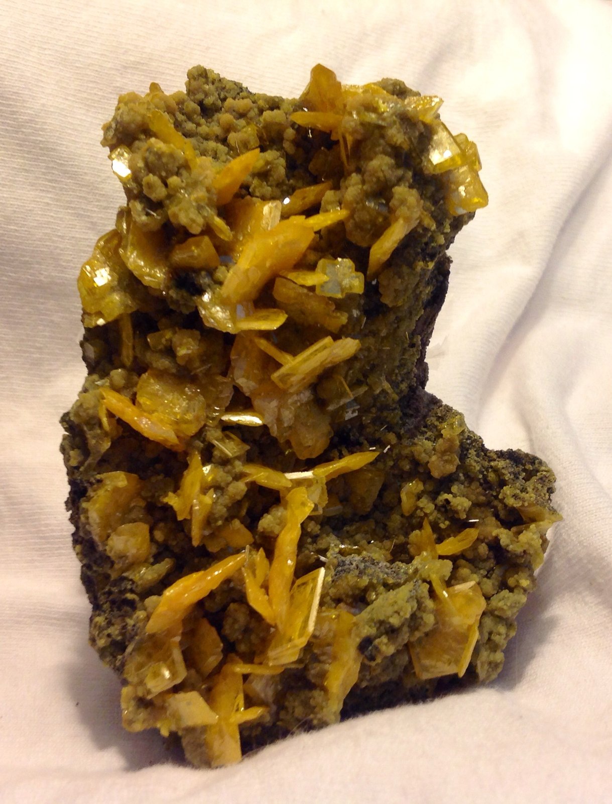 Wulfenite, Mimetite
10 x 7 cm
(Autor: JC)