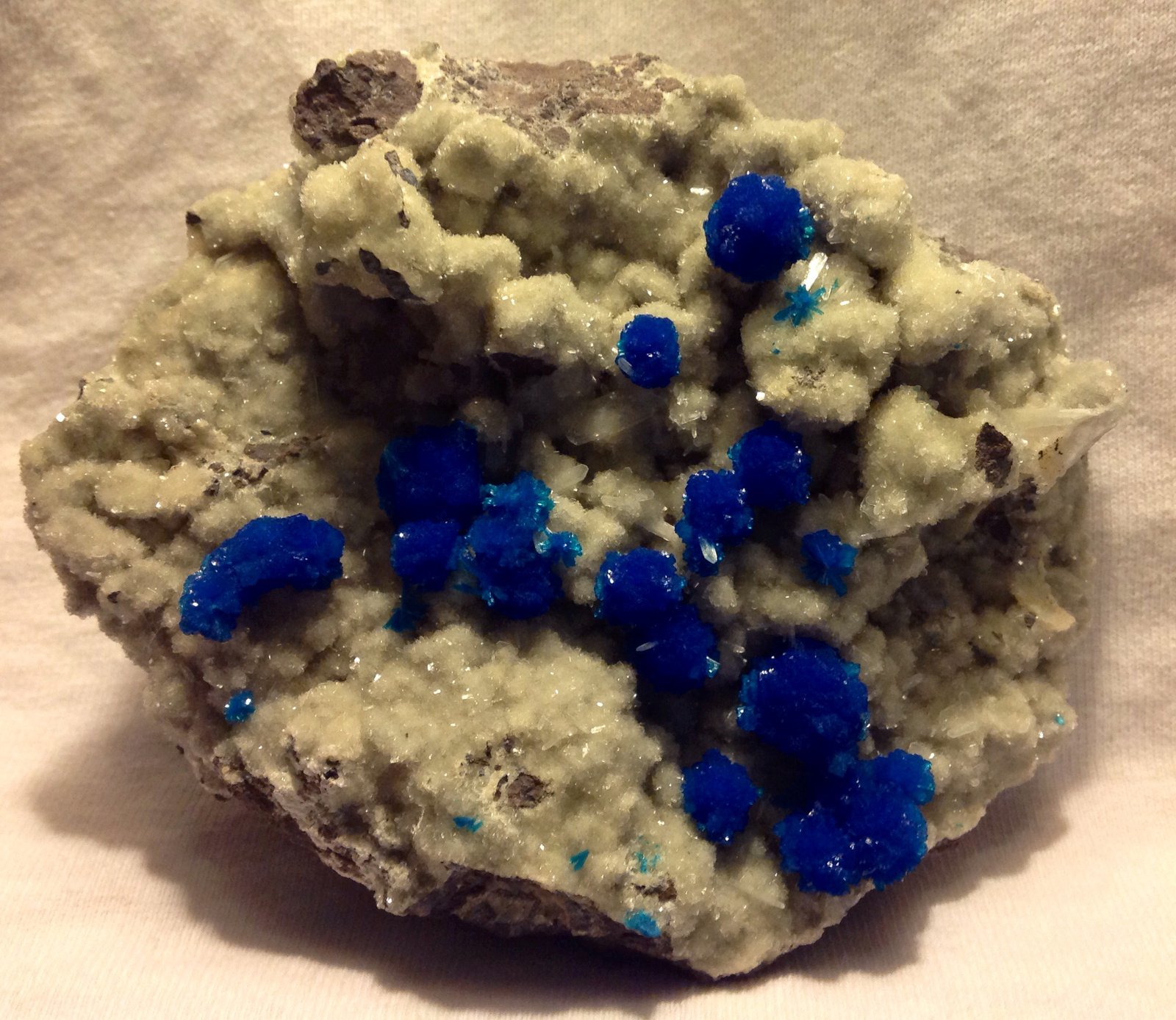 Cavansite, Stilbite
14 x 12 x 5 cm
(Autor: JC)