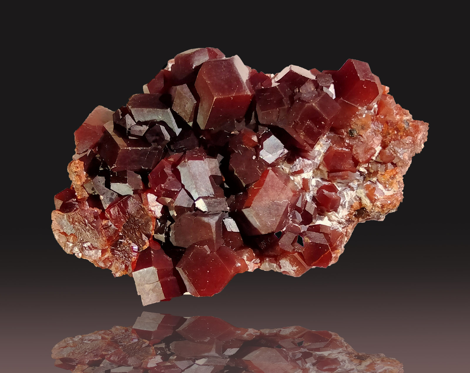 Andradite
51 mm x 33 mm x 16 mm
(Autor: Firmo Espinar)