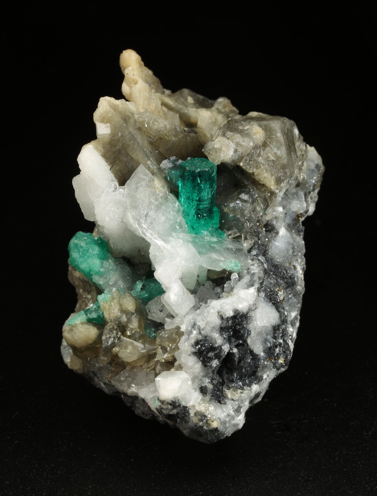 Beryl (variety emerald), Calcite, Pyrite
27x37x35mm, main xl=7mm
(Autor: Fiebre Verde)