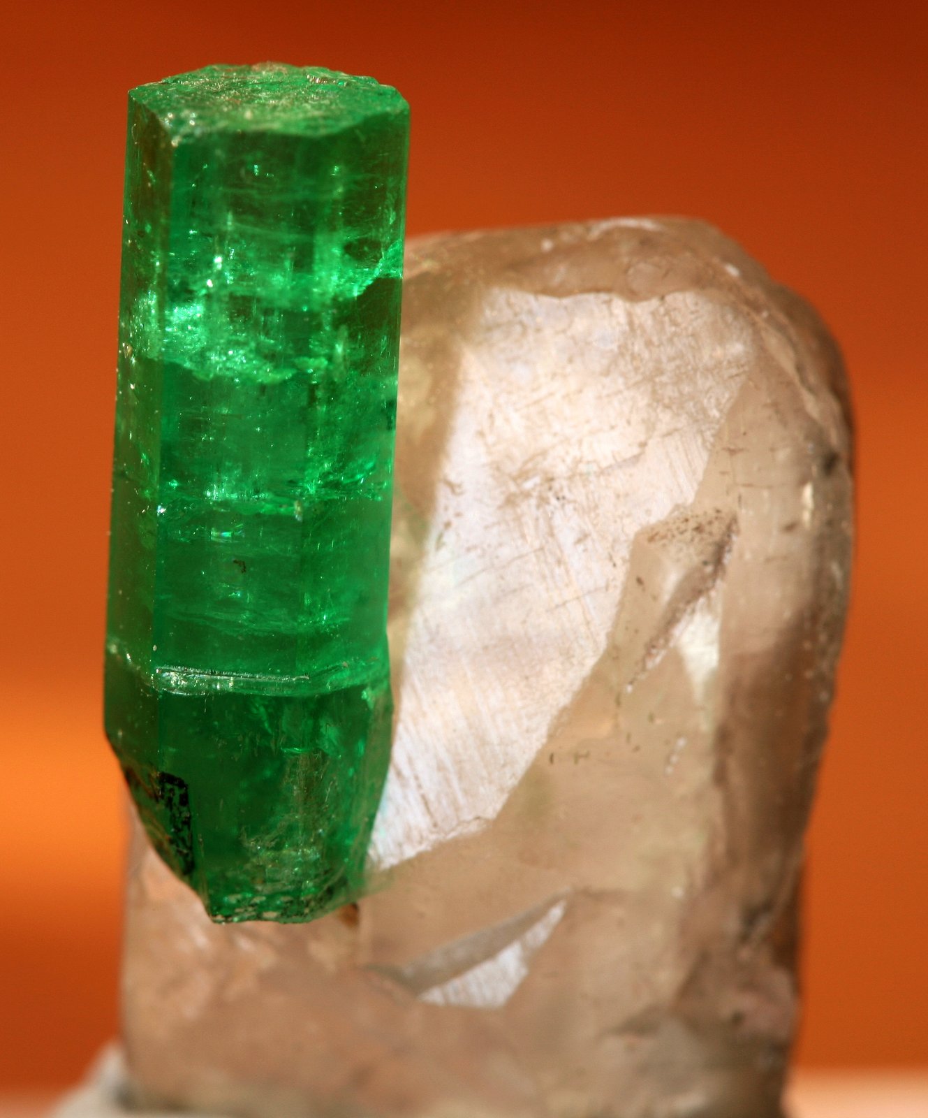 Beryl (variety emerald), Calcite
Emerald 18mm / Calcite 24mm
(Autor: Fiebre Verde)