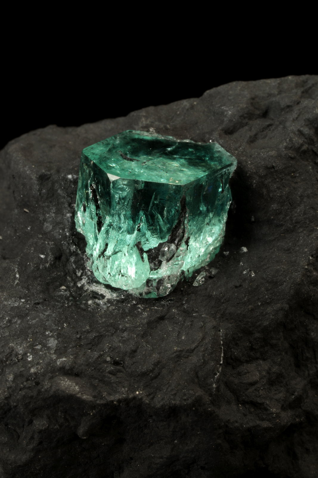 Beryl (variety emerald)
45x32x33mm, xl=10x9mm
(Autor: Fiebre Verde)