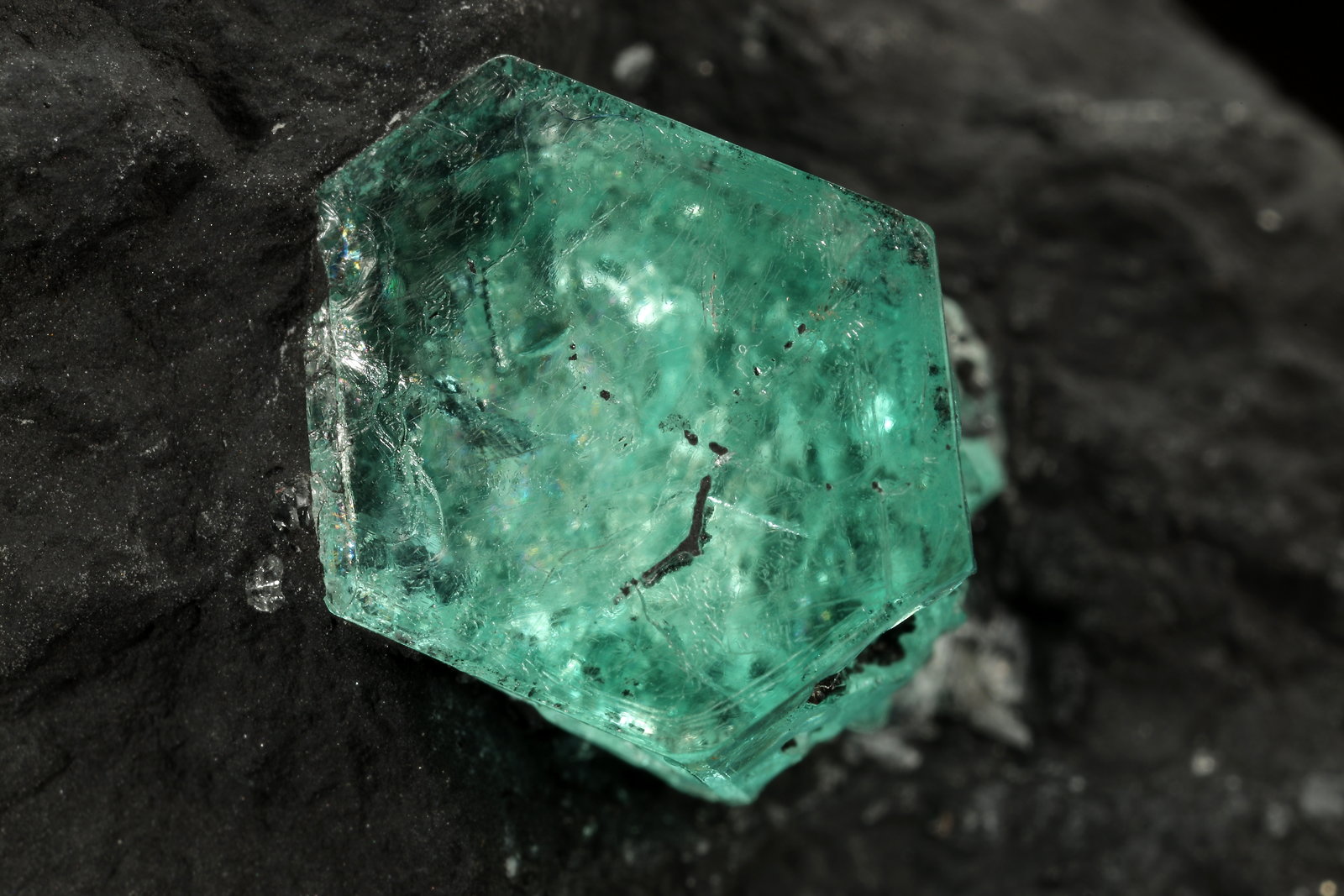 Beryl (variety emerald)
45x32x33mm, xl=10x9mm
(Autor: Fiebre Verde)