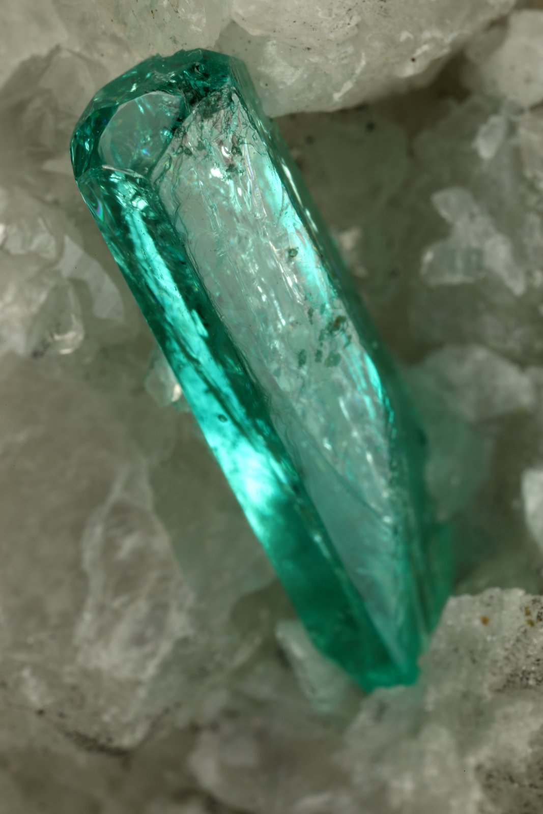 Beryl (variety emerald), Calcite
50x40x95mm, xl=13mm
(Autor: Fiebre Verde)