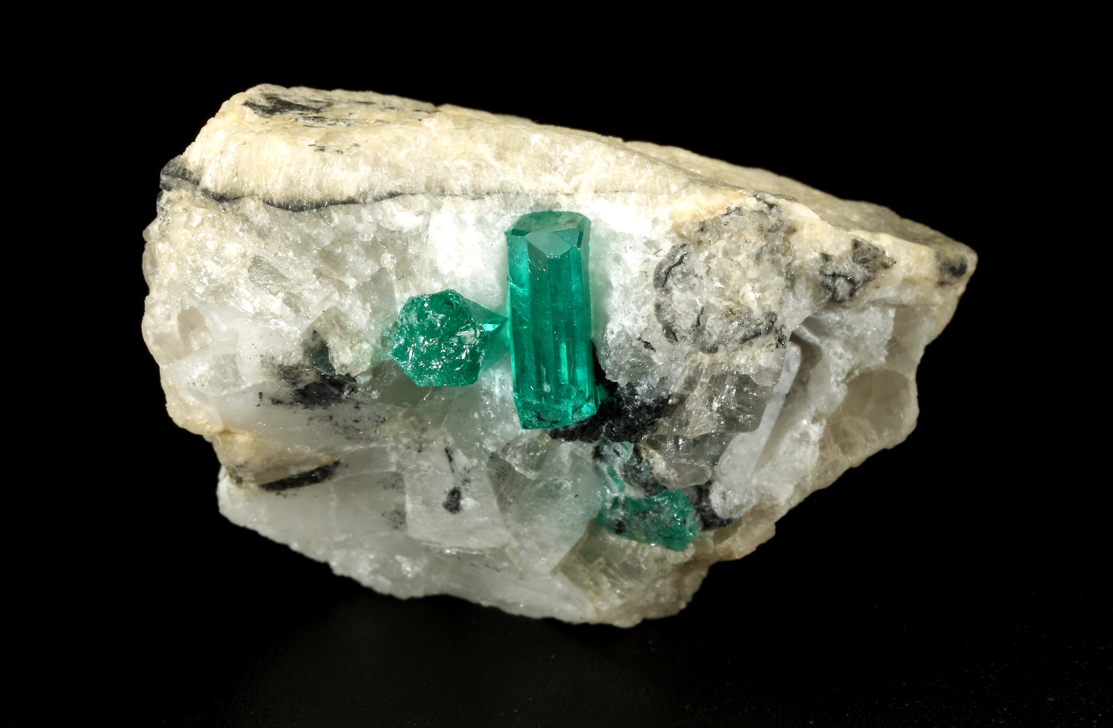 Beryl (variety emerald), Calcite
39x27x25mm, main xl=11mm
(Autor: Fiebre Verde)