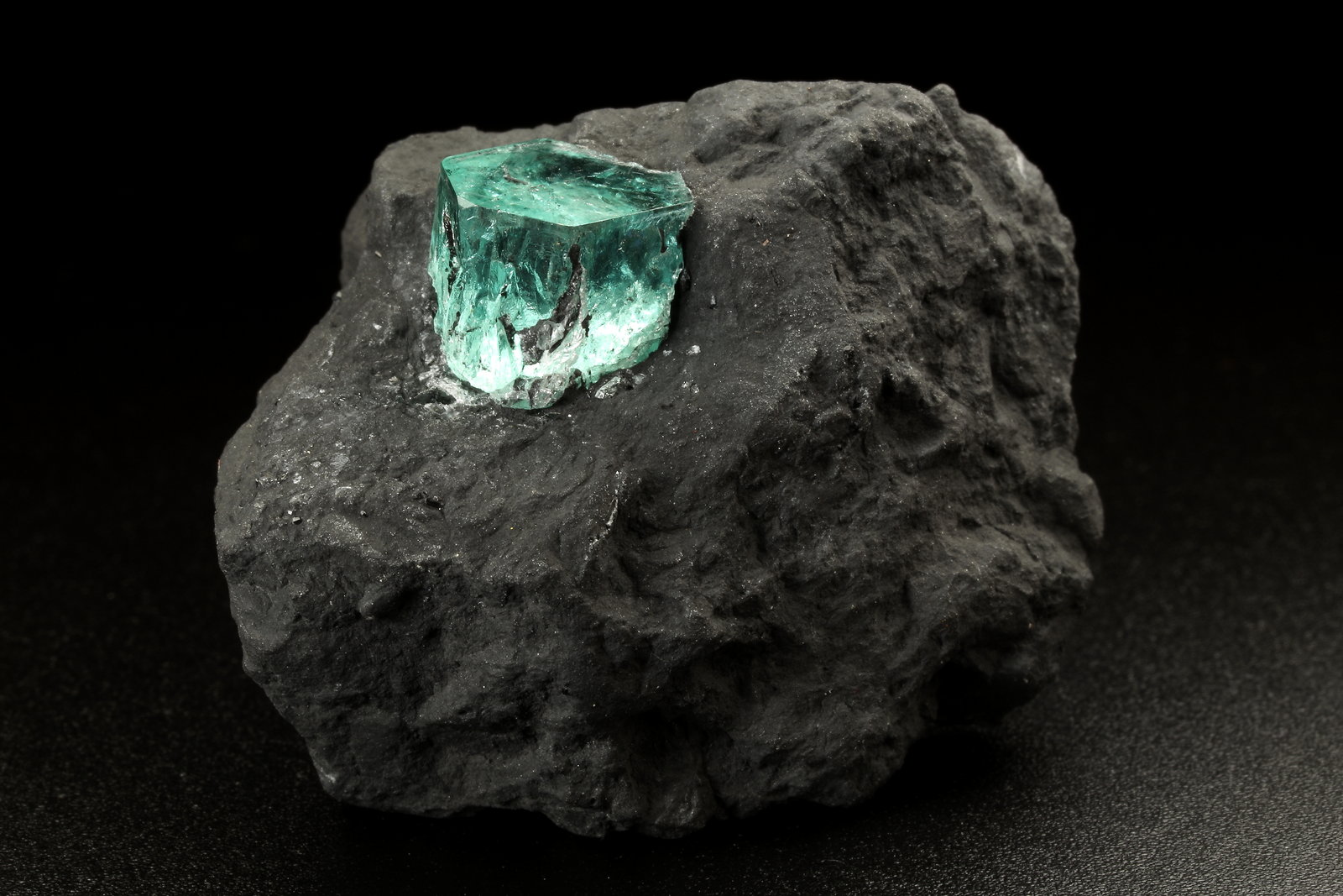 Beryl (variety emerald)
45x32x33mm, xl=10x9mm
(Autor: Fiebre Verde)
