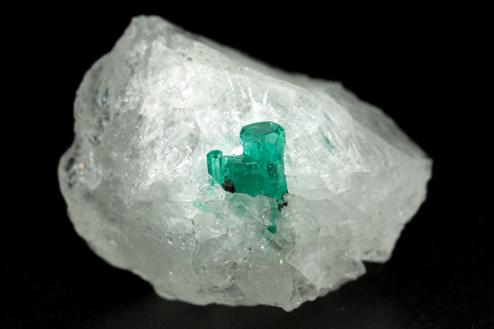 Beryl (variety emerald), Calcite
27x18x18mm - Aggregate=6x5mm
(Autor: Fiebre Verde)
