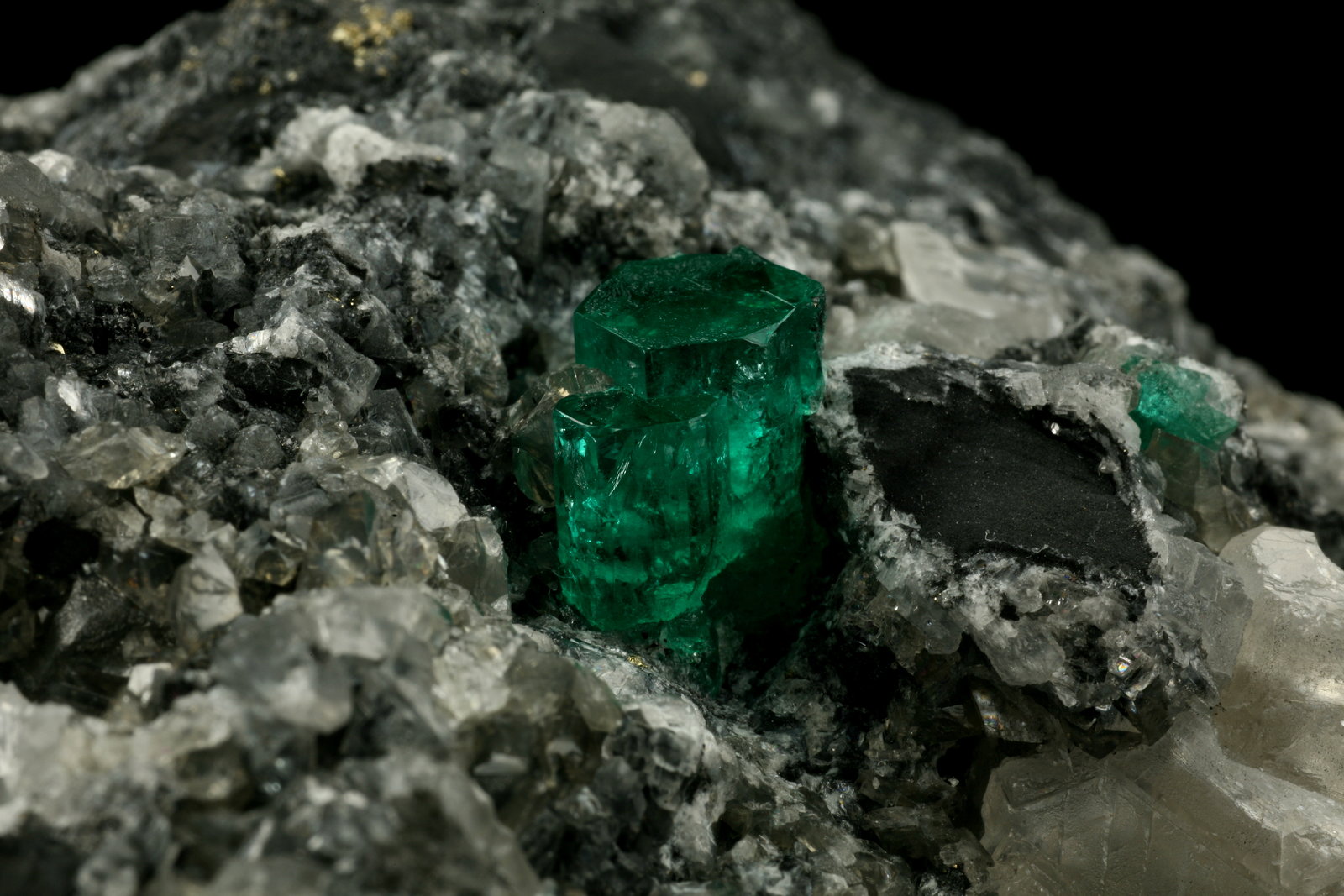 Beryl (variety emerald), Calcite, Pyrite
xl=11mm
(Autor: Fiebre Verde)