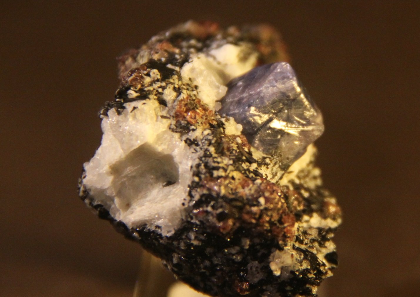 Corundum (variety sapphire)
46mm x 37mm x 40mm
(Autor: Firmo Espinar)