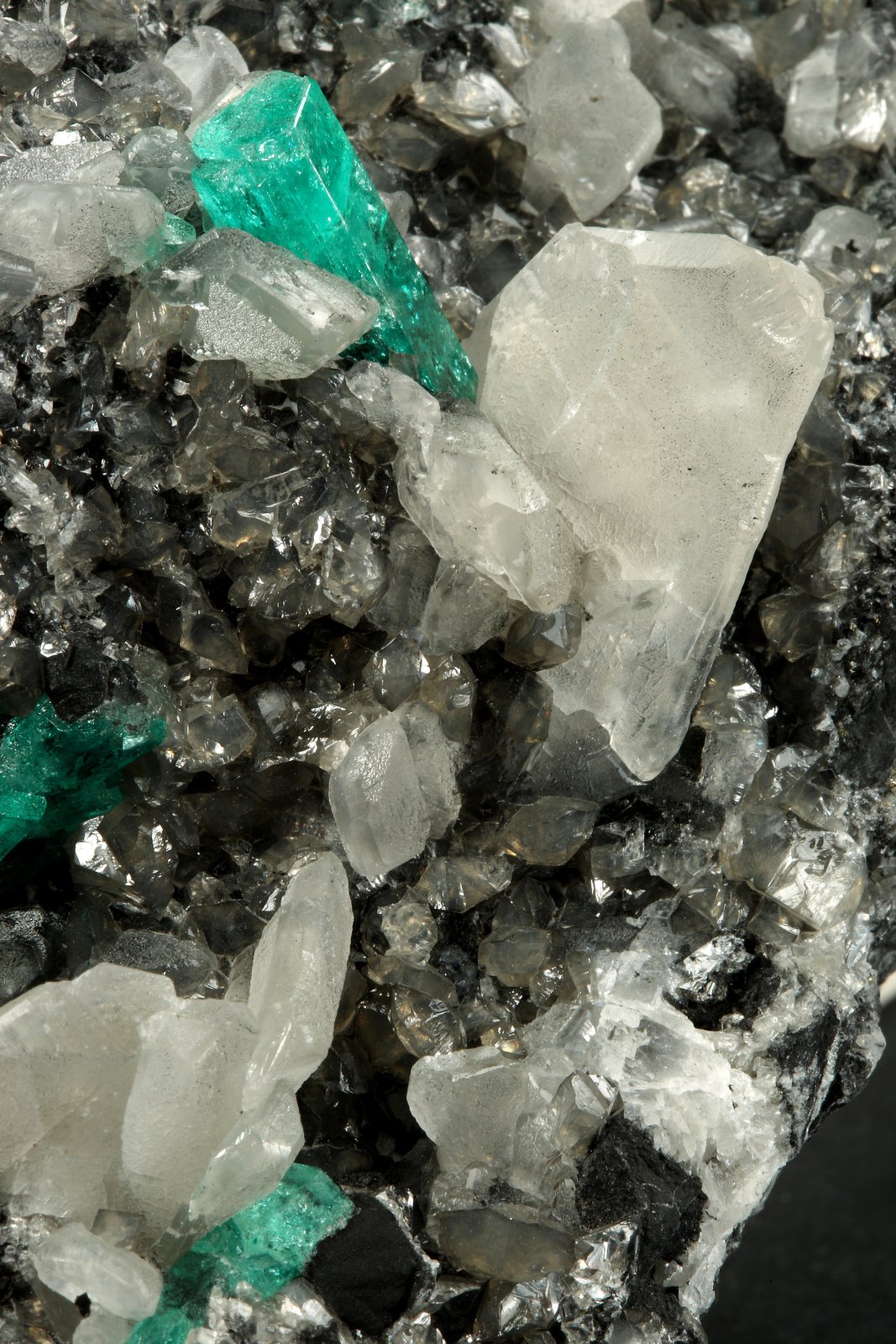 Beryl (variety emerald), Calcite, Pyrite
95x75x75mm, xl=15mm
(Autor: Fiebre Verde)