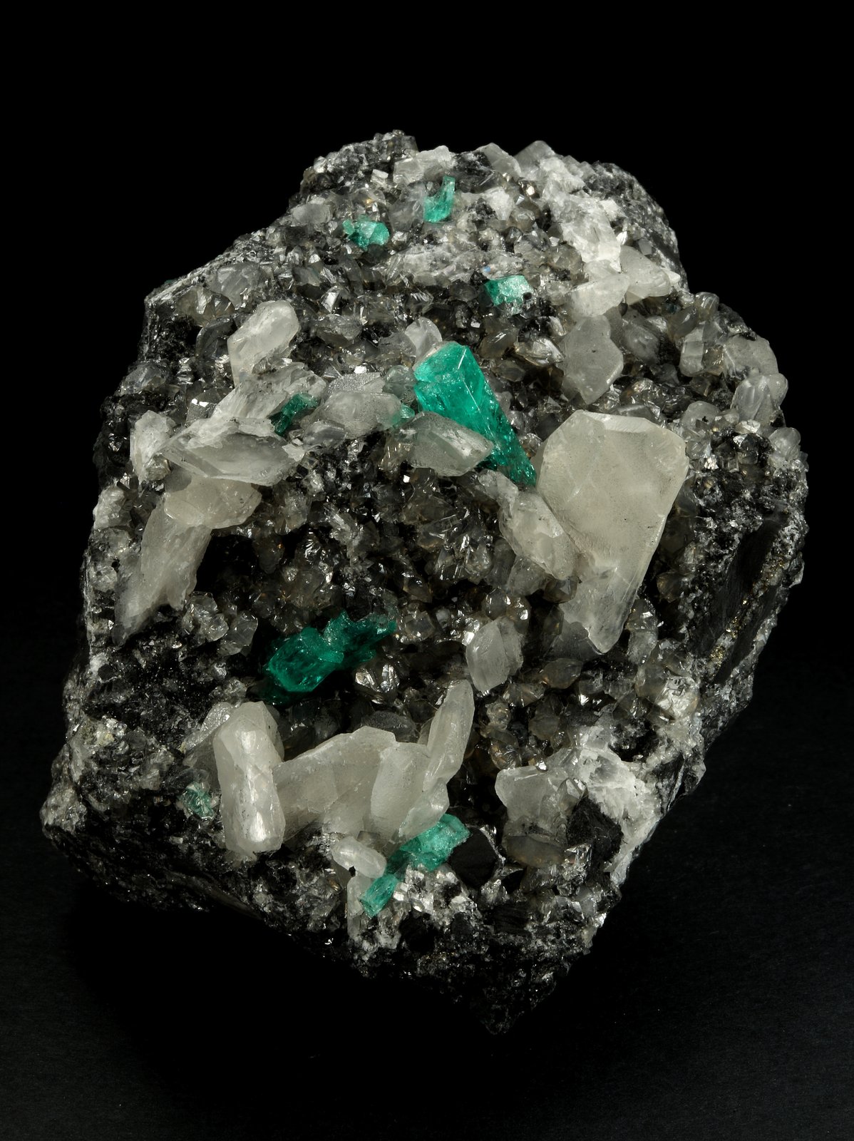 Beryl (variety emerald), Calcite, Pyrite
95x75x75mm, xl=15mm
(Autor: Fiebre Verde)