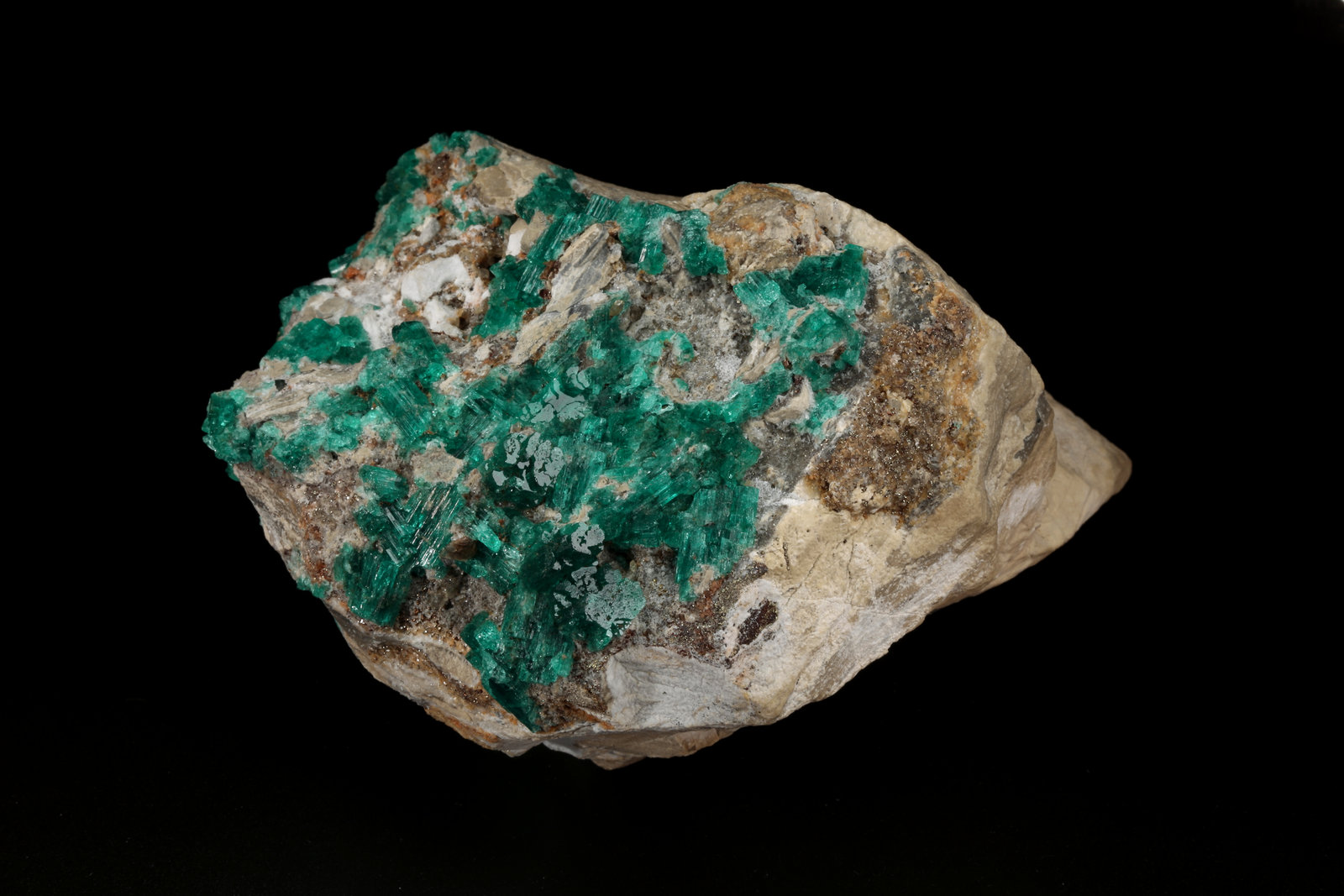 Beryl (variety emerald), Pyrite, Calcite, Ankerite
70mm x 94mm x 76mm
(Autor: Fiebre Verde)