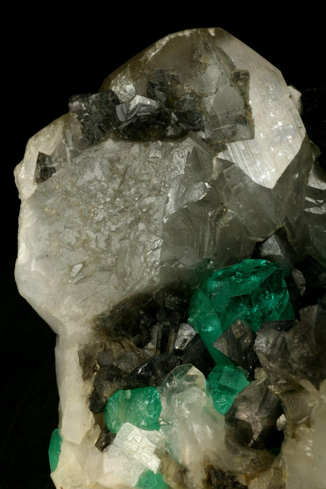 Beryl (variety emerald), Calcite
125x125x85mm
(Autor: Fiebre Verde)