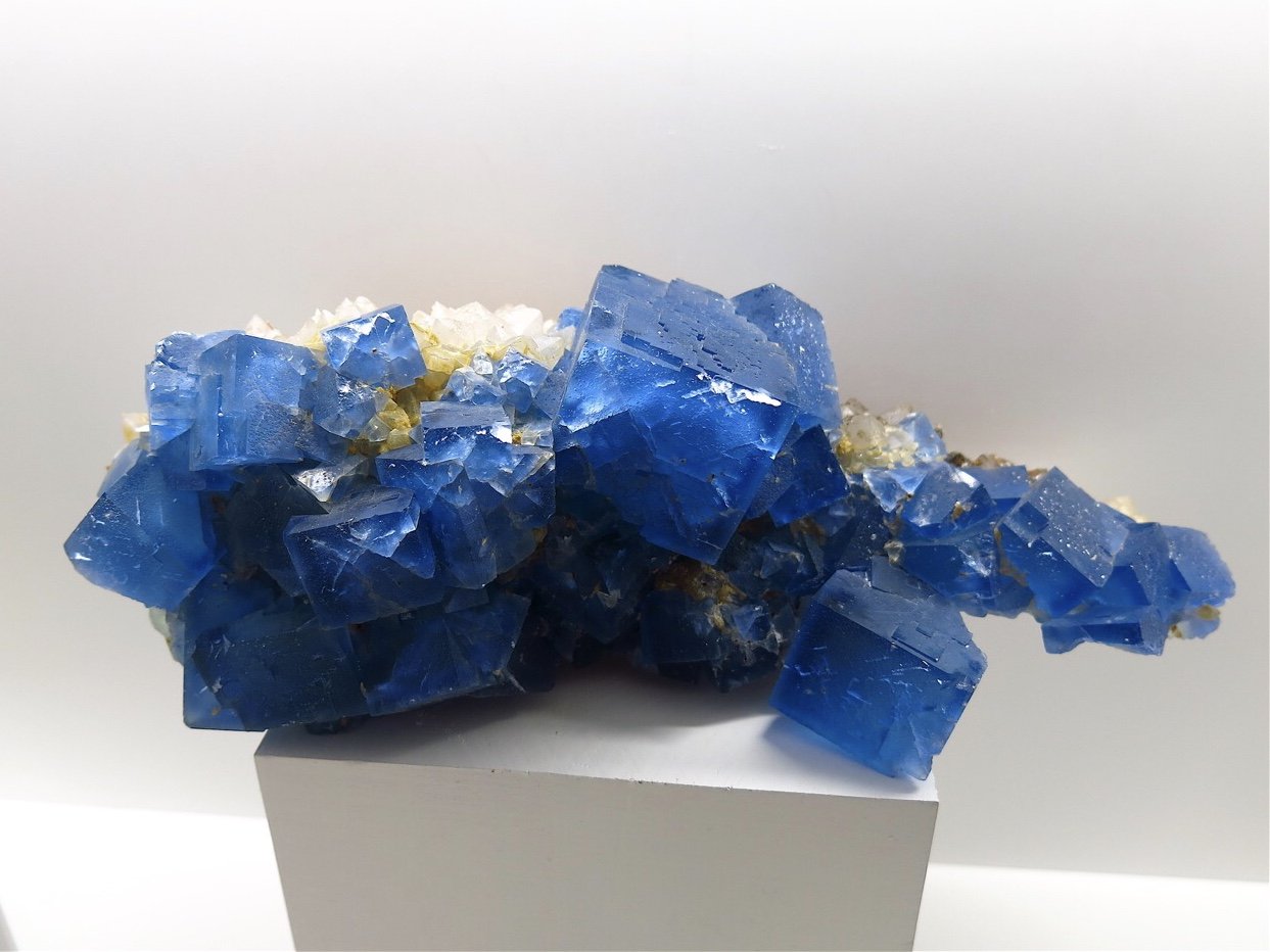 Fluorite, Quartz
22 x 8 x 8 cm
(Autor: Jean Suffert)