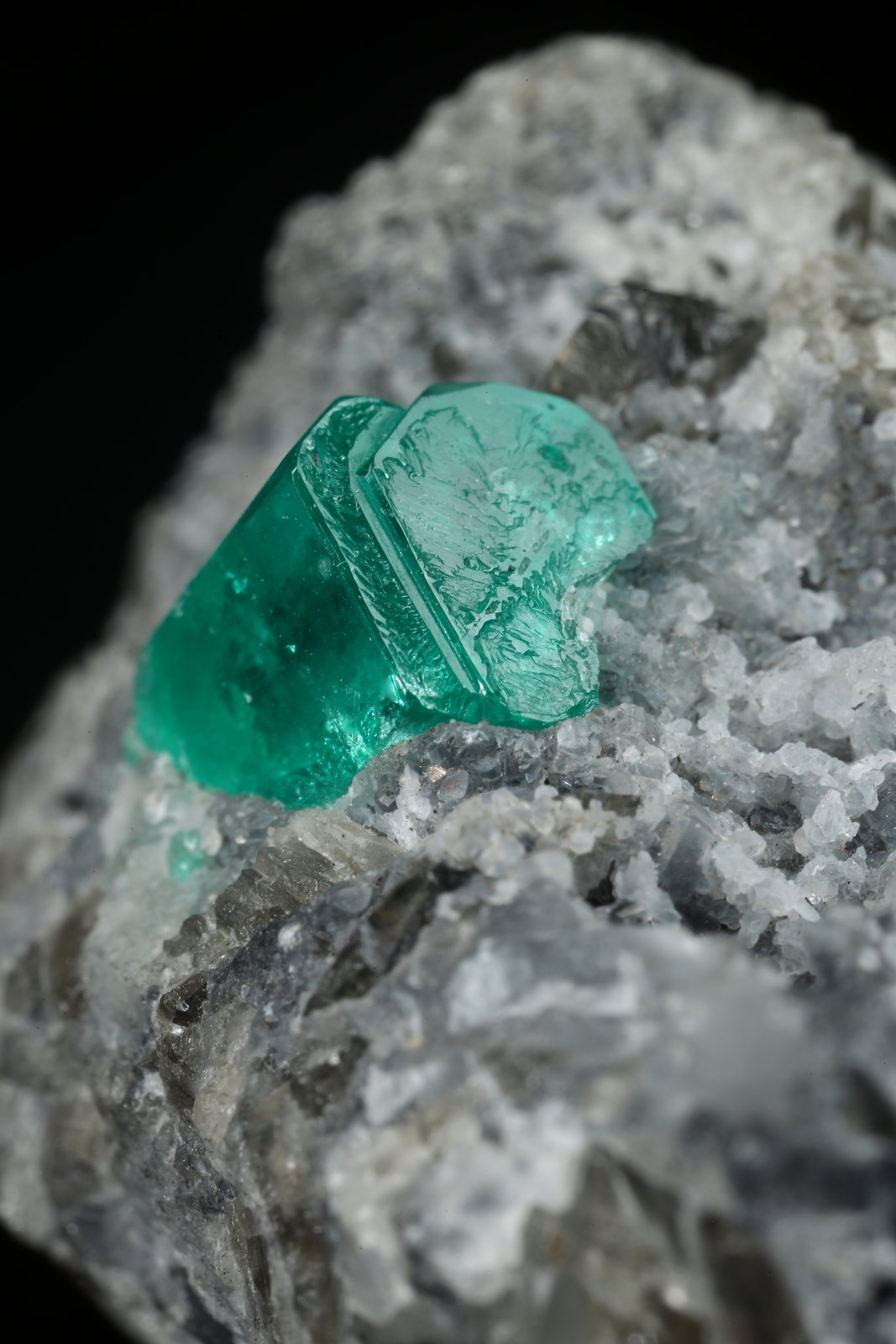 Beryl (variety emerald), Calcite
37x19x24mm, xl=9x6mm
(Autor: Fiebre Verde)