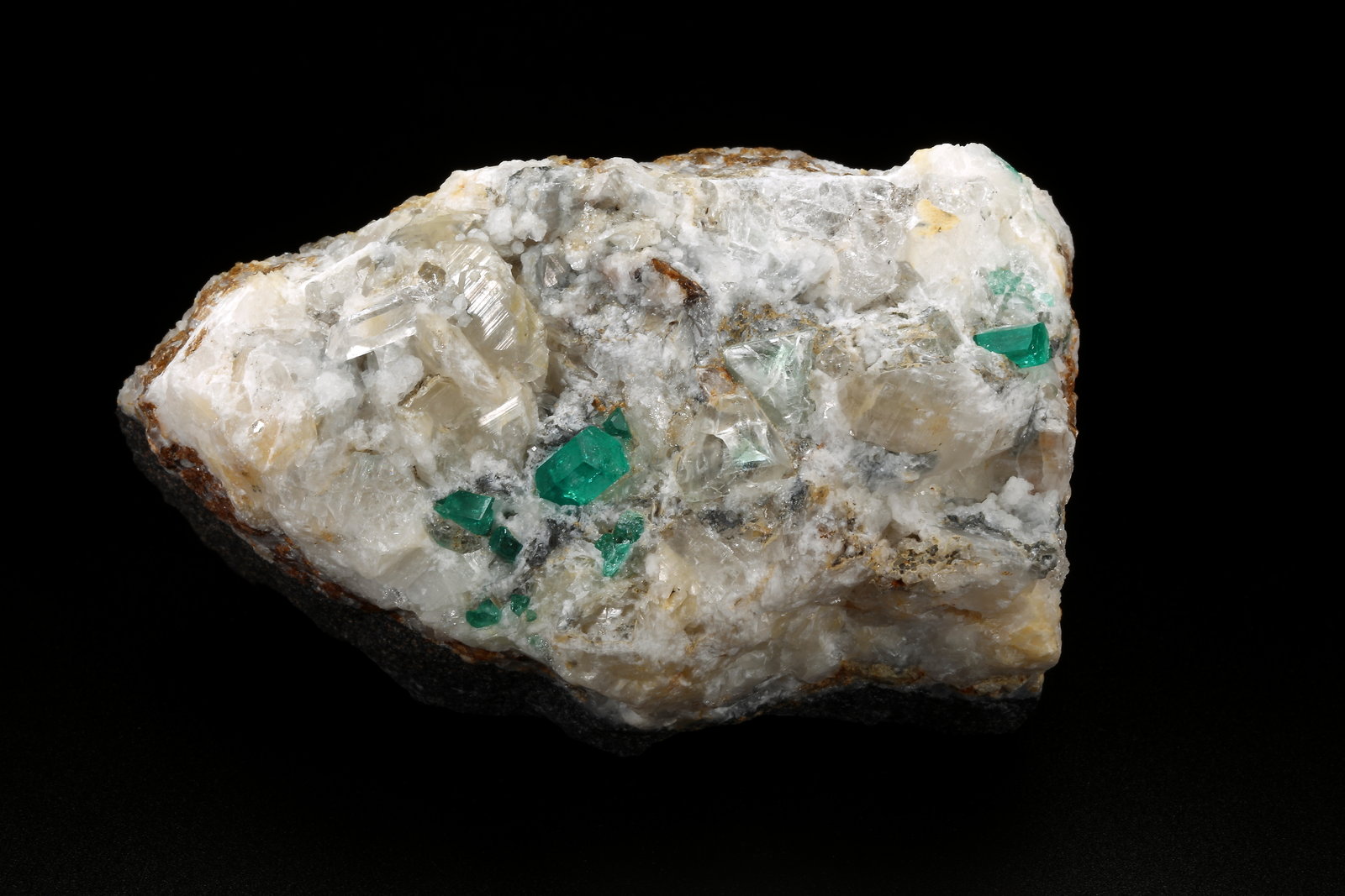 Beryl (variety emerald), Calcite, Quartz, Fluorite
100x61x65mm, main xls=7 & 7mm
(Autor: Fiebre Verde)