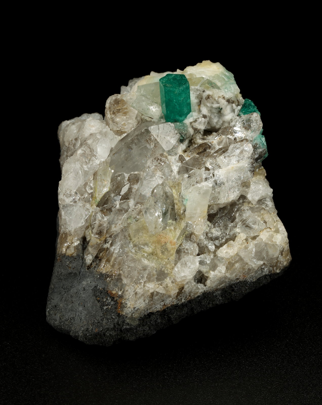 Beryl (variety emerald), Calcite, Quartz
47x34x48, xl=7mm
(Autor: Fiebre Verde)