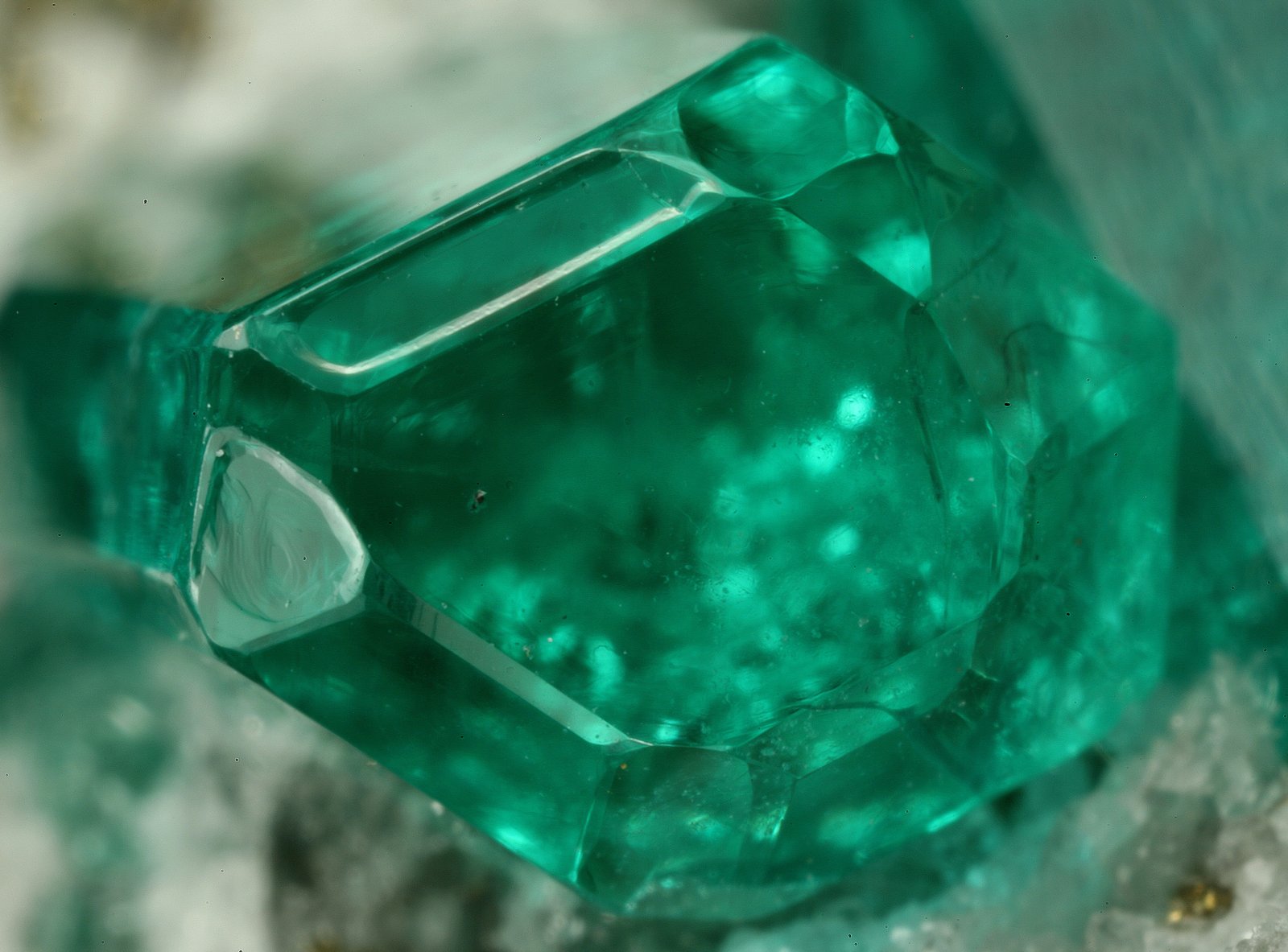 Beryl (variety emerald), Calcite, Pyrite
xl=13mm
(Autor: Fiebre Verde)