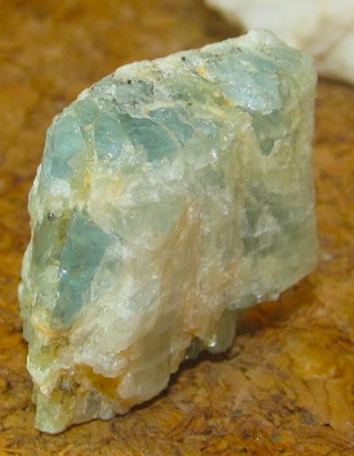 Beryl (var. aquamarine)
1.3x1.0x0.4 cm
(Autor: steven calamuci)