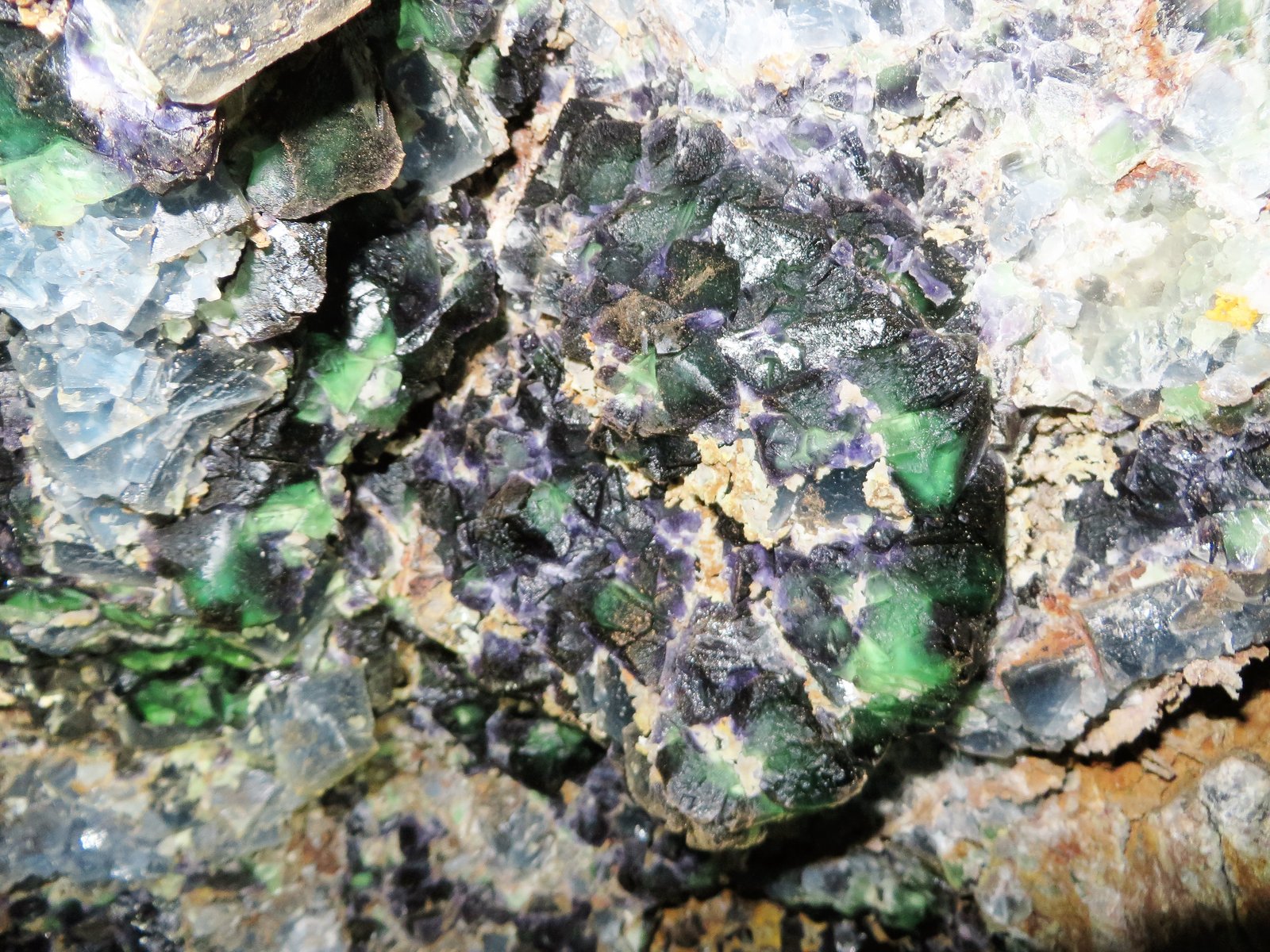 Fluorite
FOV 50 cm
(Autor: Philip Simmons)