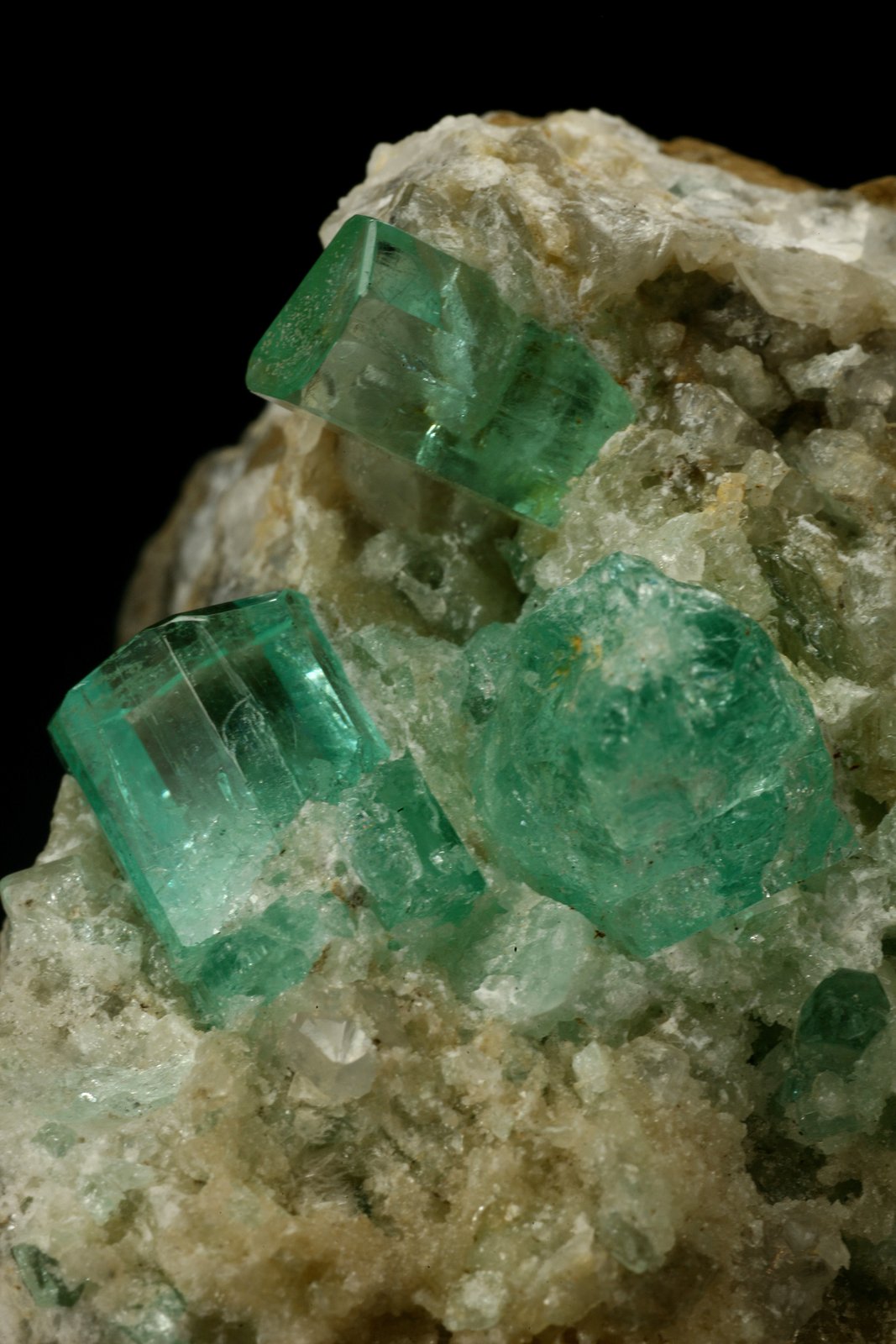 Beryl (variety emerald), Calcite
Crystals are about 1cm long
(Autor: Fiebre Verde)