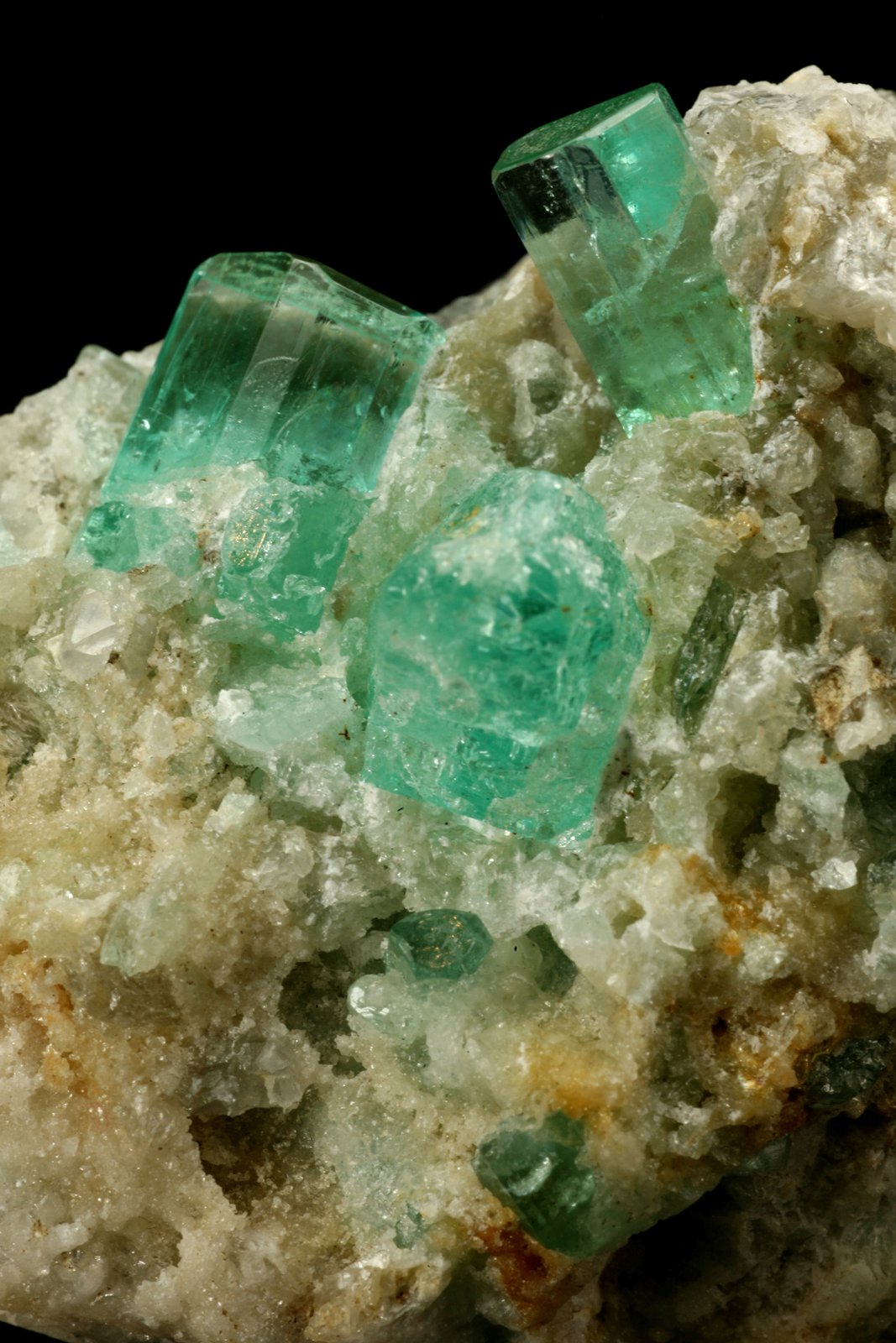Beryl (variety emerald), Calcite
Crystals are about 1cm long
(Autor: Fiebre Verde)