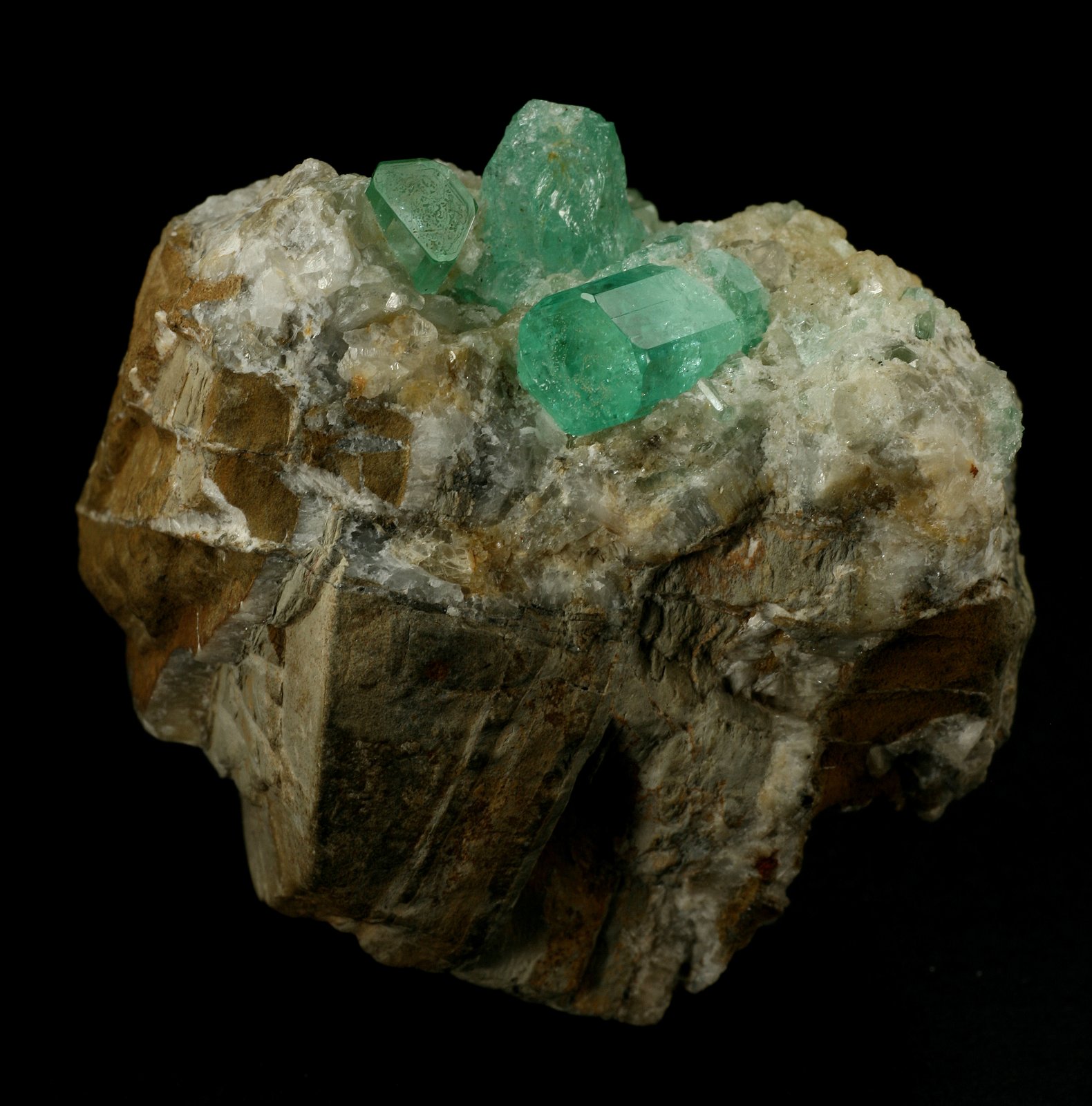 Beryl (variety emerald), Calcite
52mm across
(Autor: Fiebre Verde)