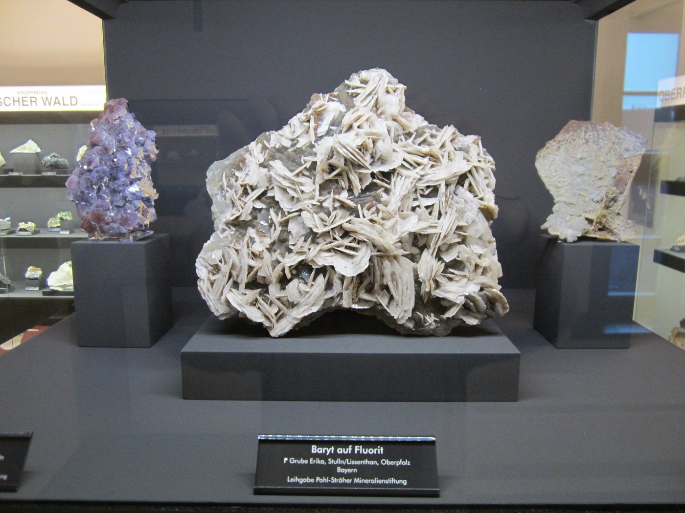 Barite, fluorite
~ 25 cm
(Autor: Tobi)