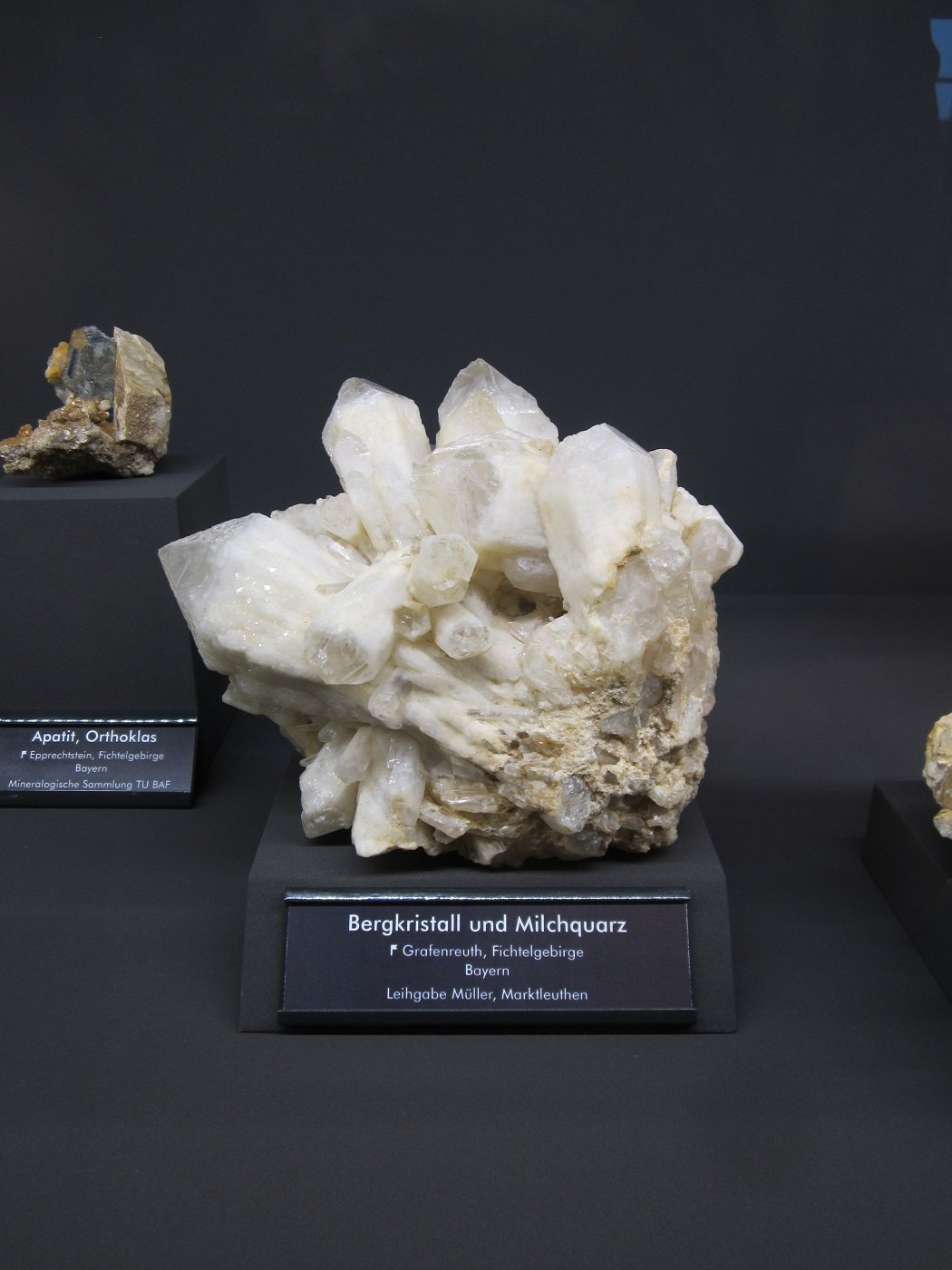 Quartz
~ 14 cm
(Autor: Tobi)