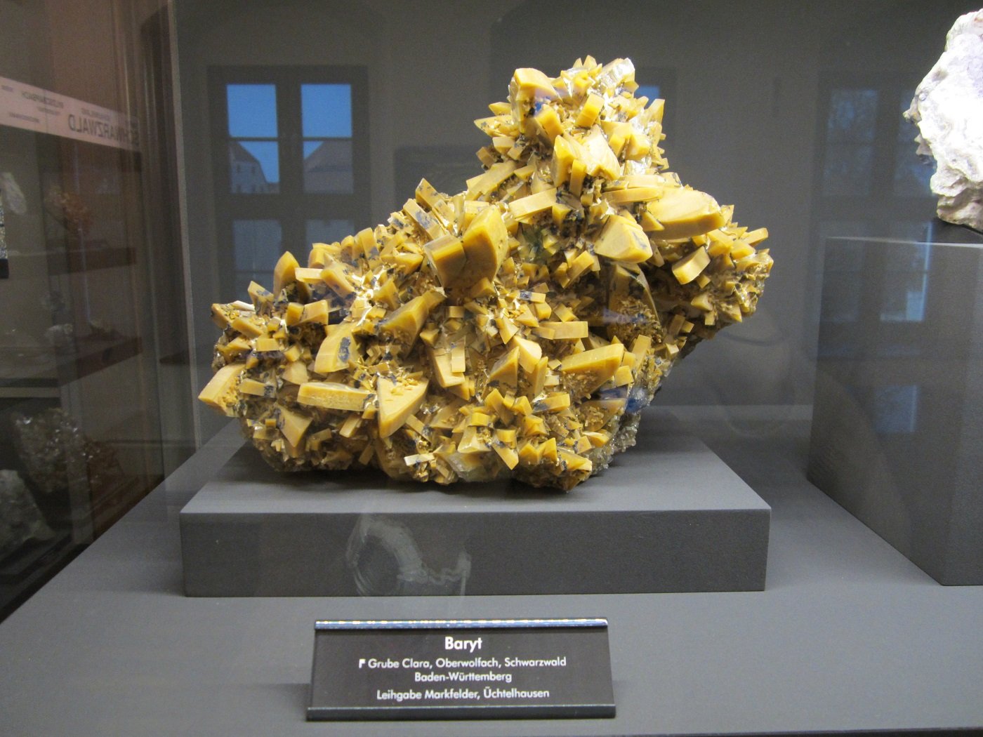 Barite
~ 25 cm
(Autor: Tobi)
