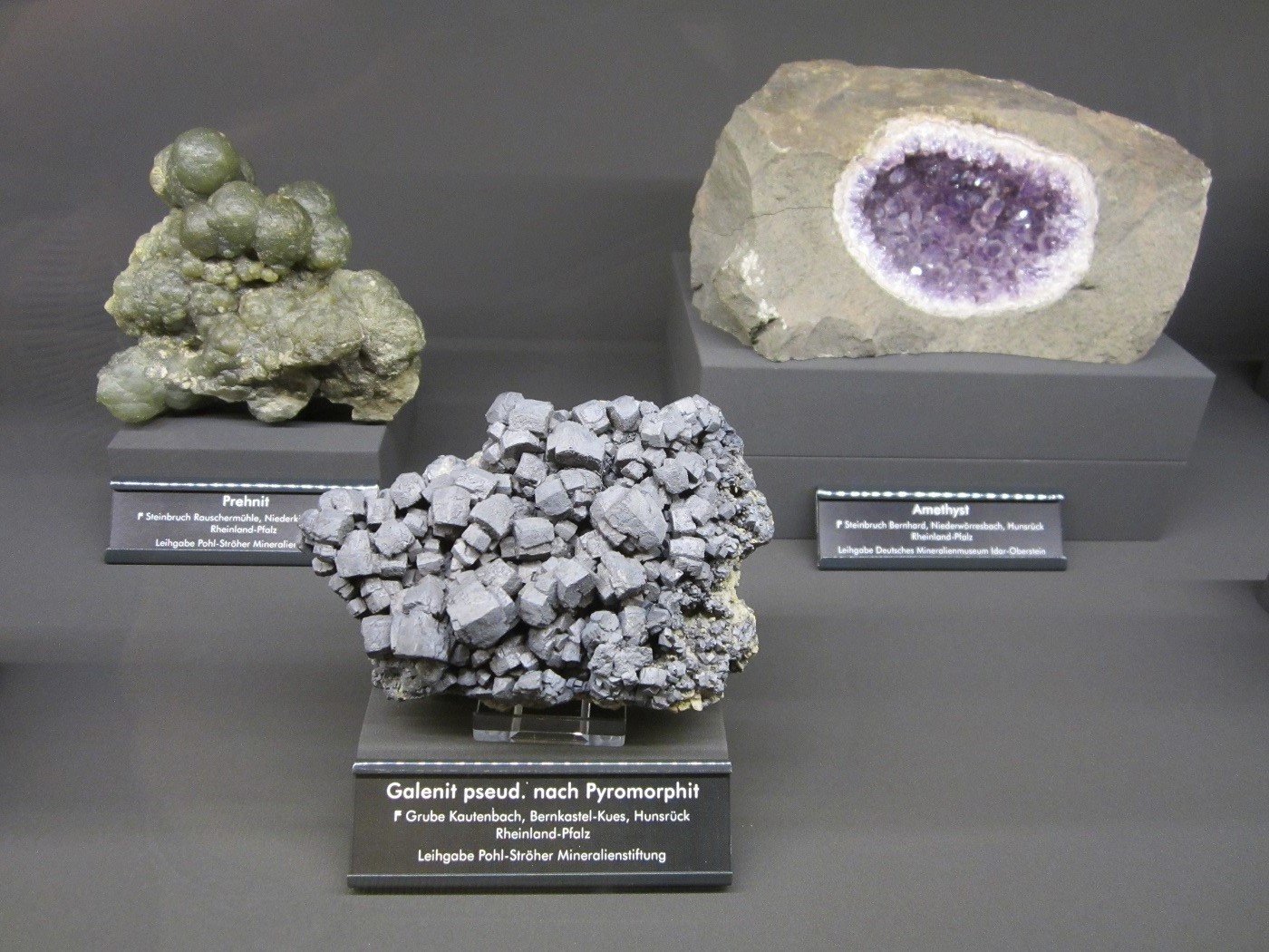 Galena pseudomorph after Pyromorphite
Specimen size 12 cm
(Autor: Tobi)