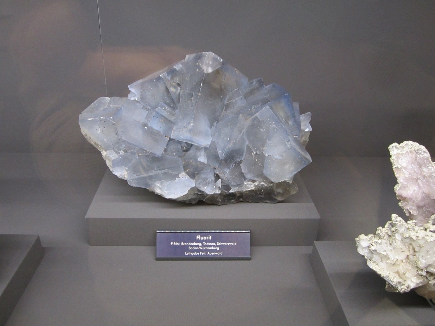 Fluorite
Specimen size 20 cm
(Autor: Tobi)