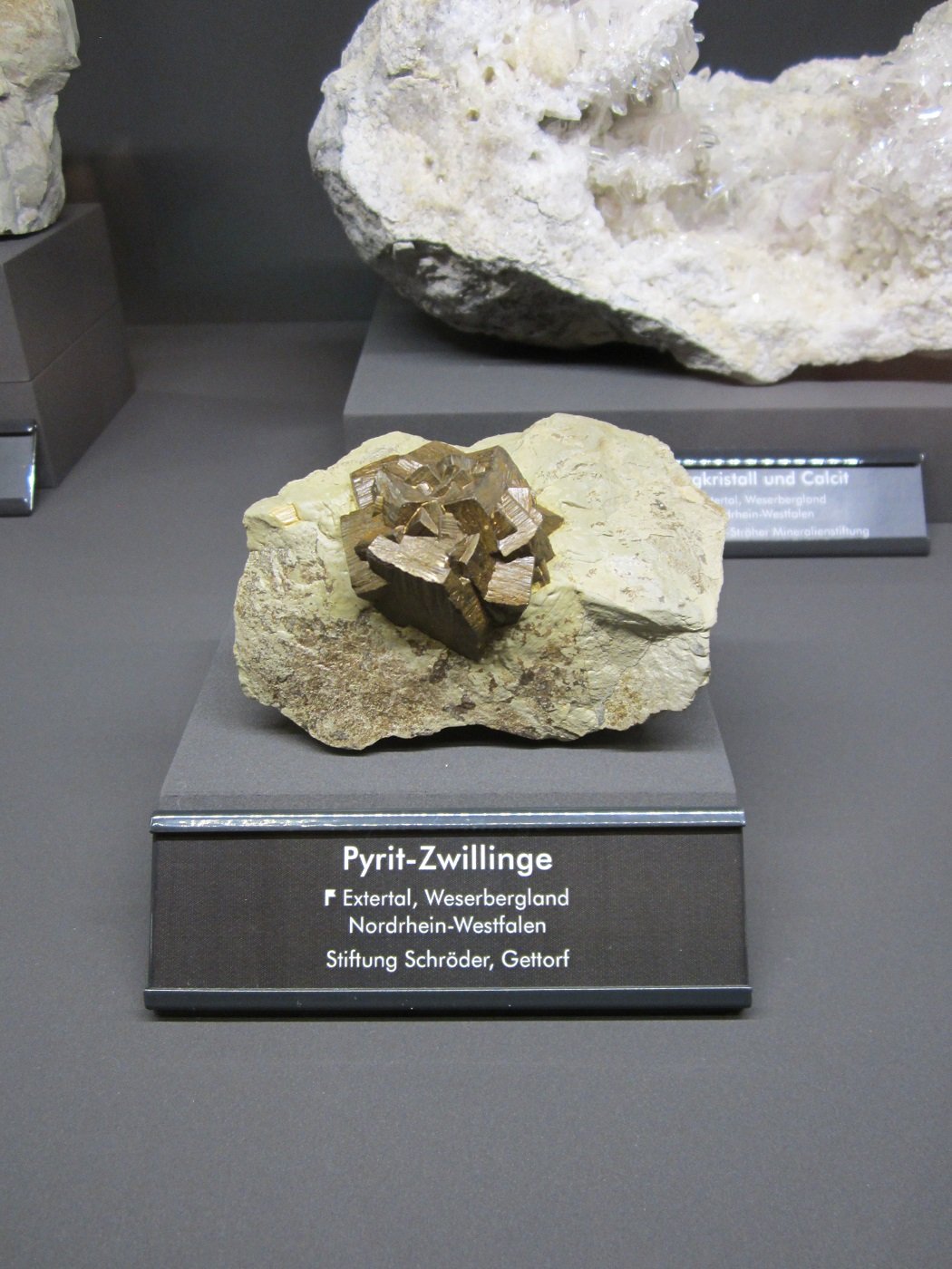 Pyrite
Specimen size 9 cm
(Autor: Tobi)