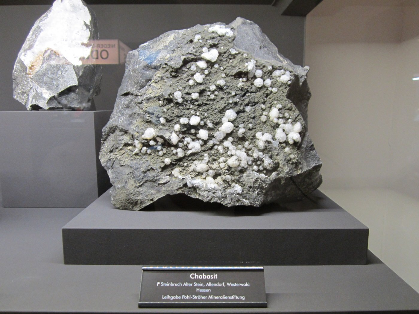 Chabazite (Series)
Specimen size 20 cm
(Autor: Tobi)