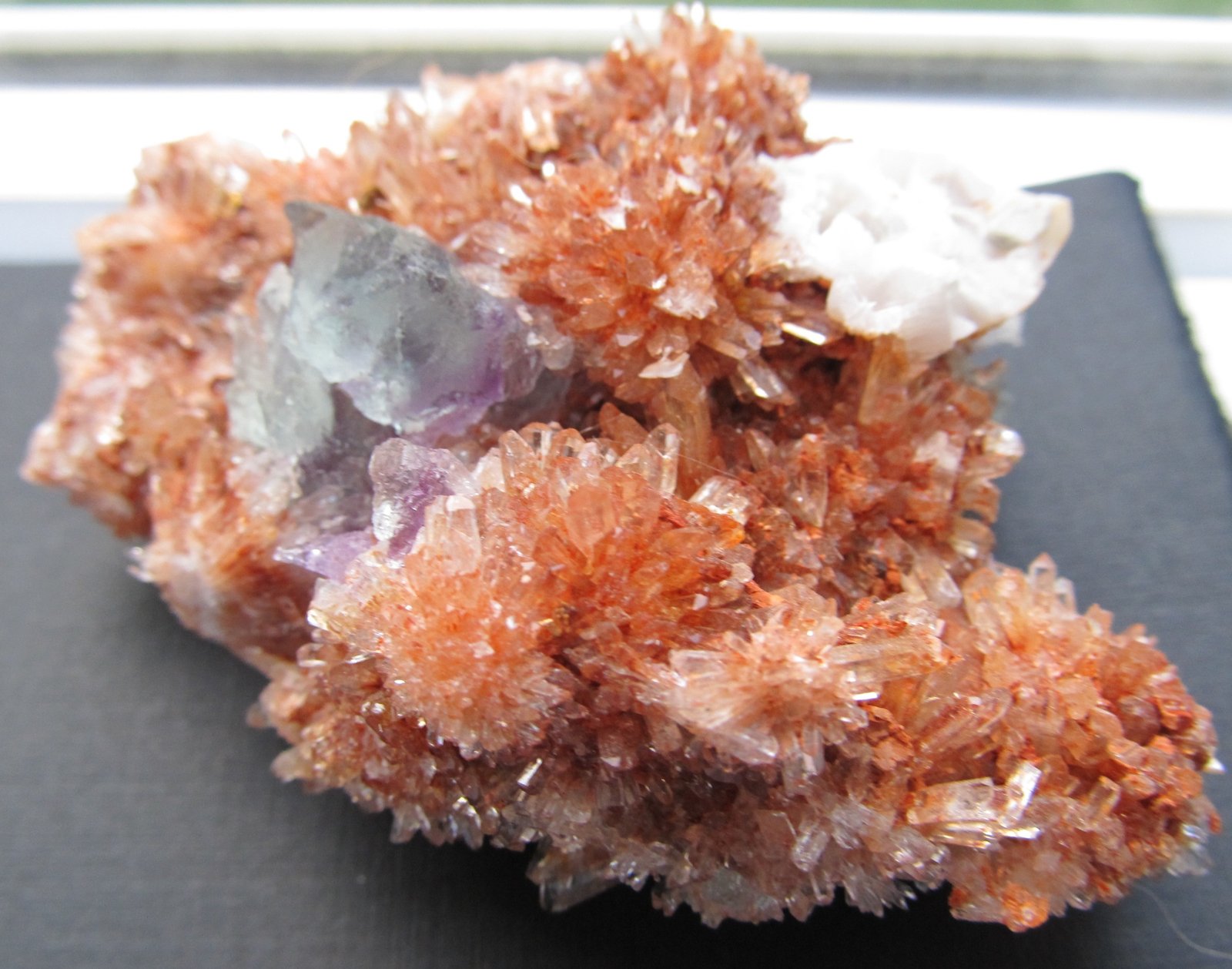 Creedite, Fluorite
7.6 x 5.4 x 2.2 cm
(Autor: steven calamuci)