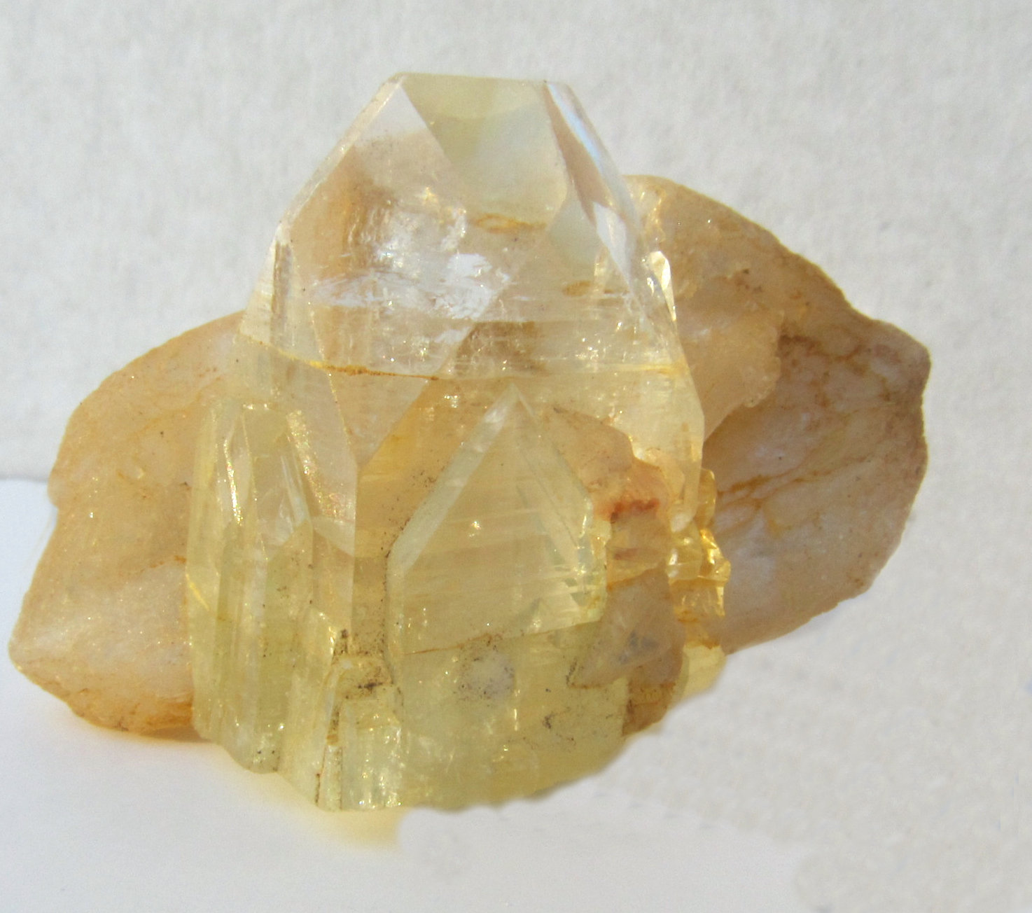 Apophyllite (Group) on Stilbite
3.6 x 2.3 cm
(Autor: steven calamuci)