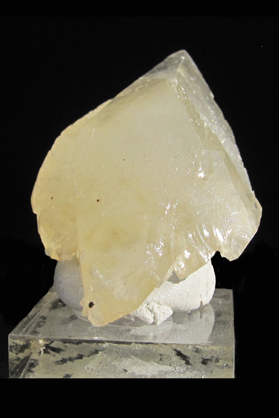 Calcite
5.6 x 3.3 x 2.5 cm
(Autor: steven calamuci)