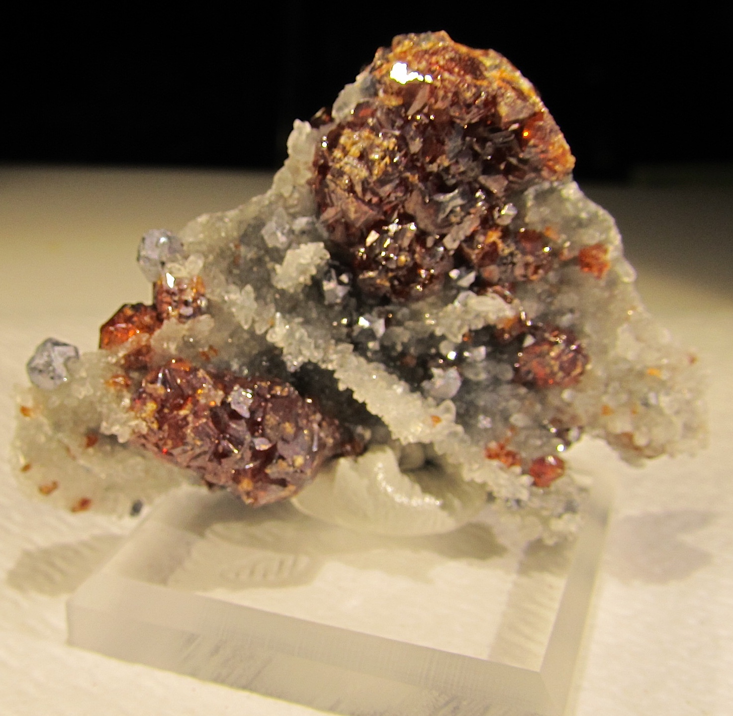 Sphalerite, Galena
5.3 x 4.9 x 2.8cm
(Autor: steven calamuci)